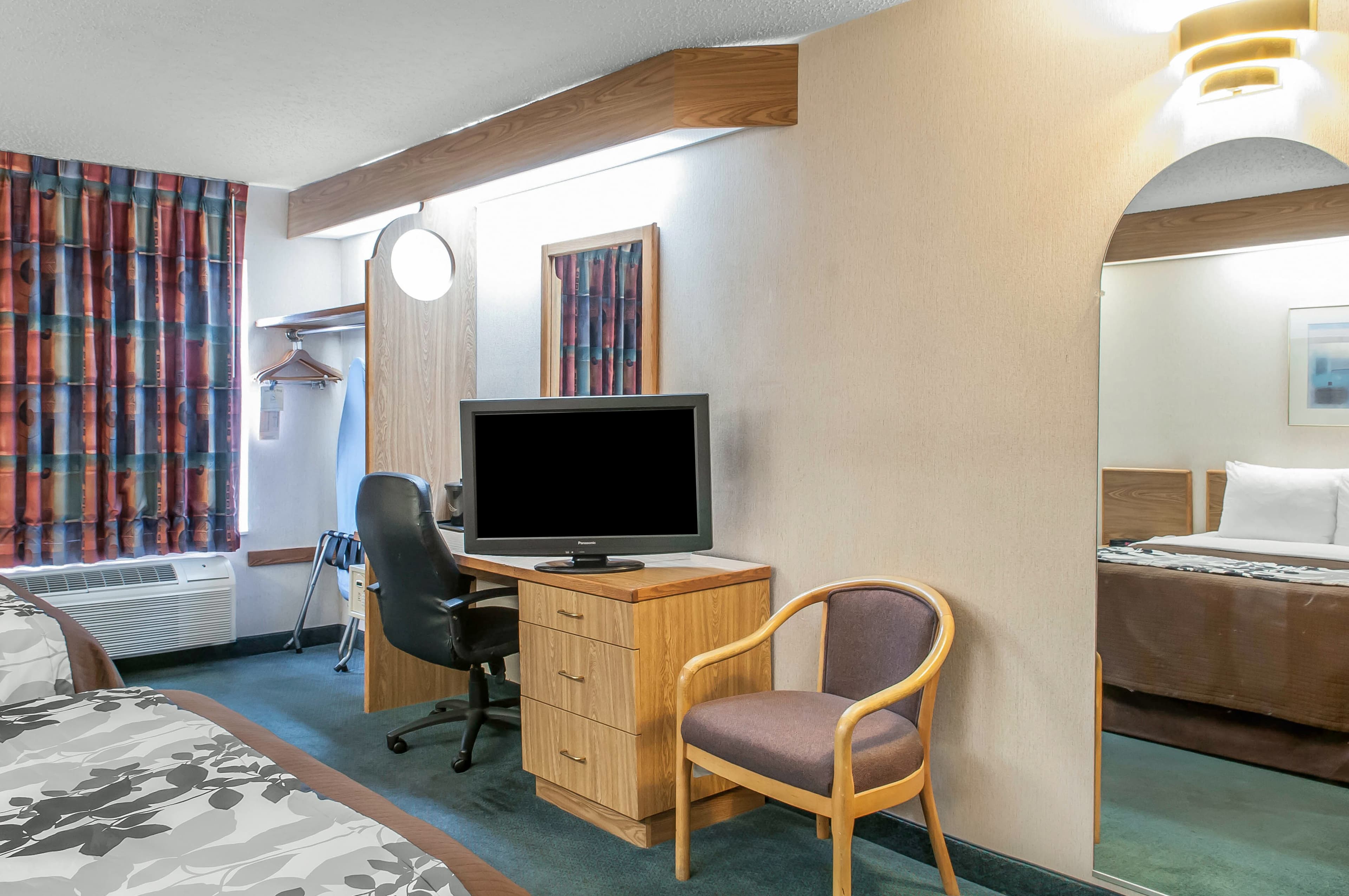 Sleep Inn University — 8