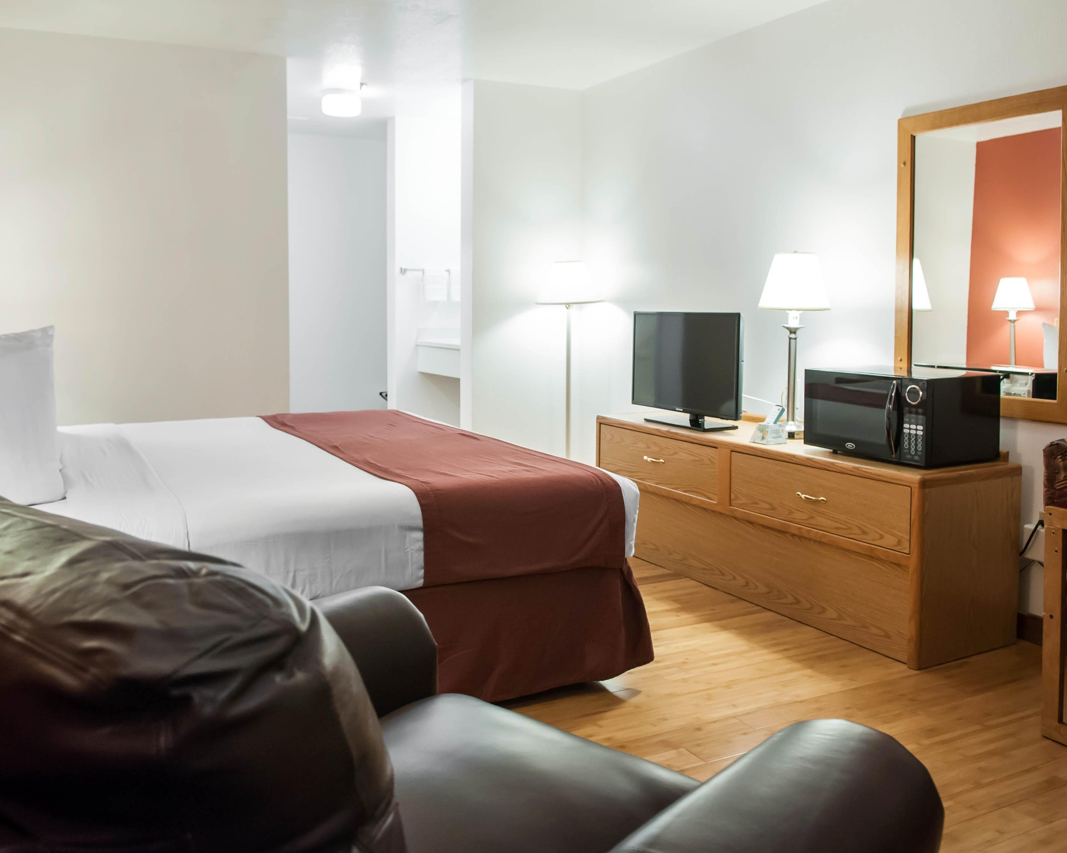 Econo Lodge Albuquerque Old Town - Image 4