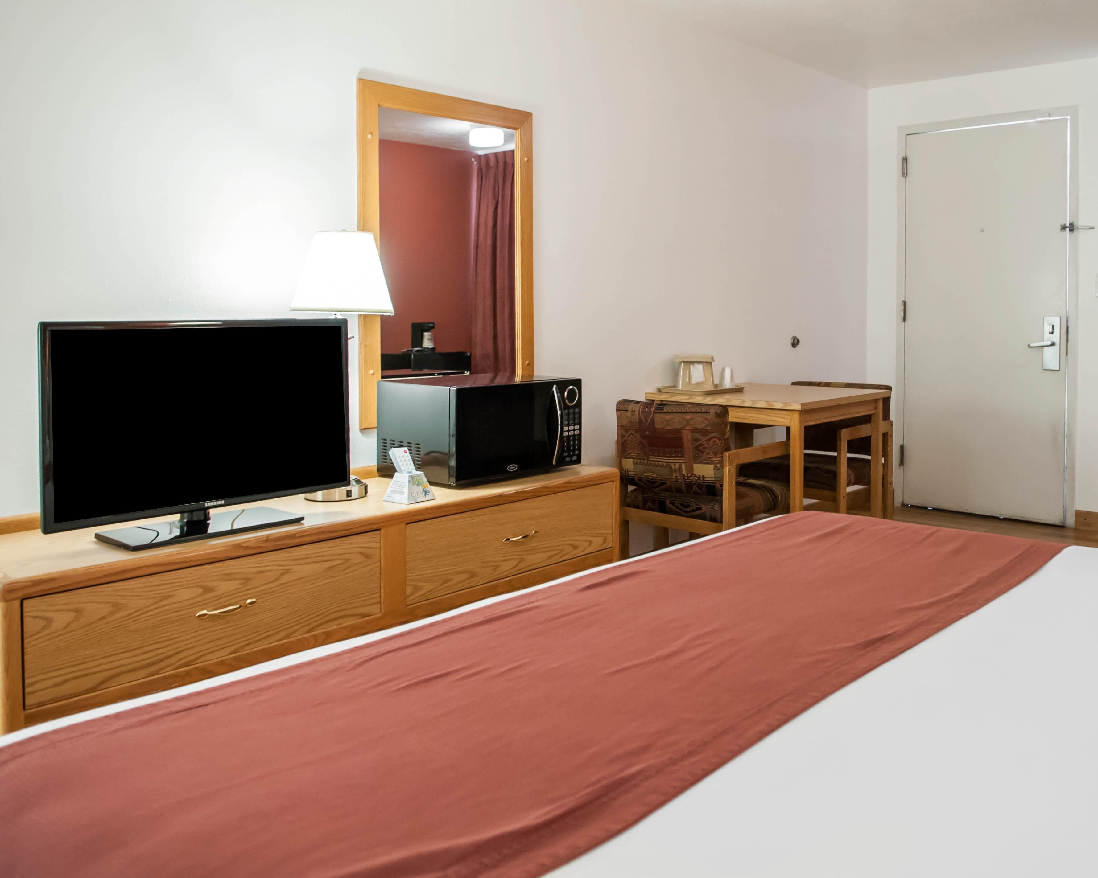 Econo Lodge Albuquerque Old Town - Image 5