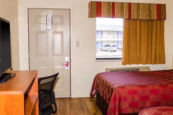 Econo Lodge Albuquerque East - Image 4