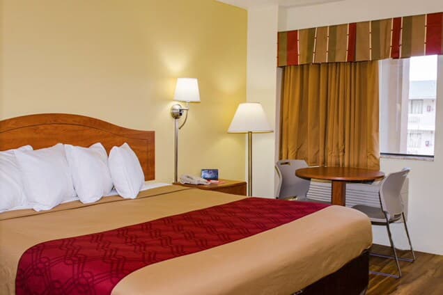 Econo Lodge Albuquerque East — 7