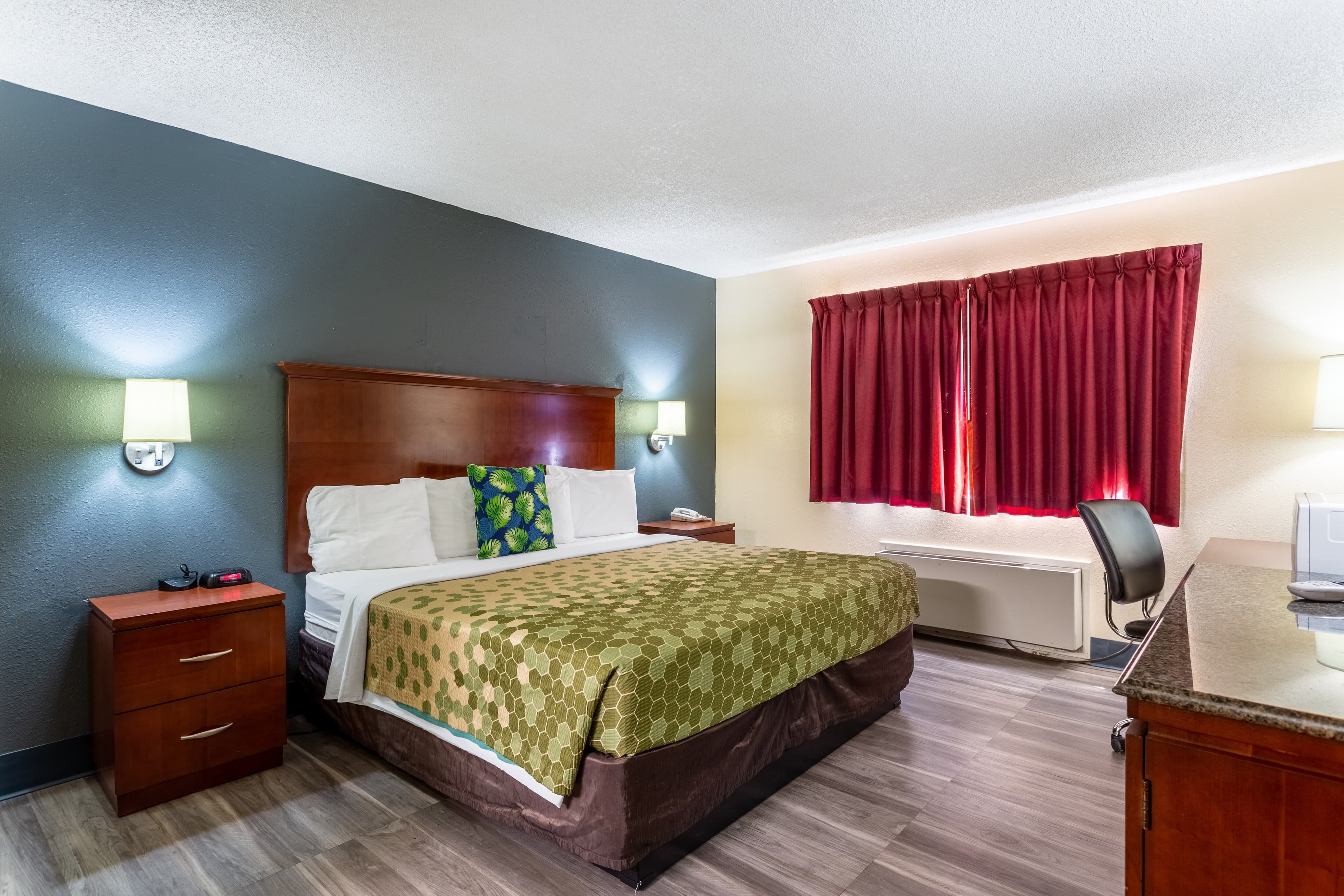 Econo Lodge Gallup West — 6