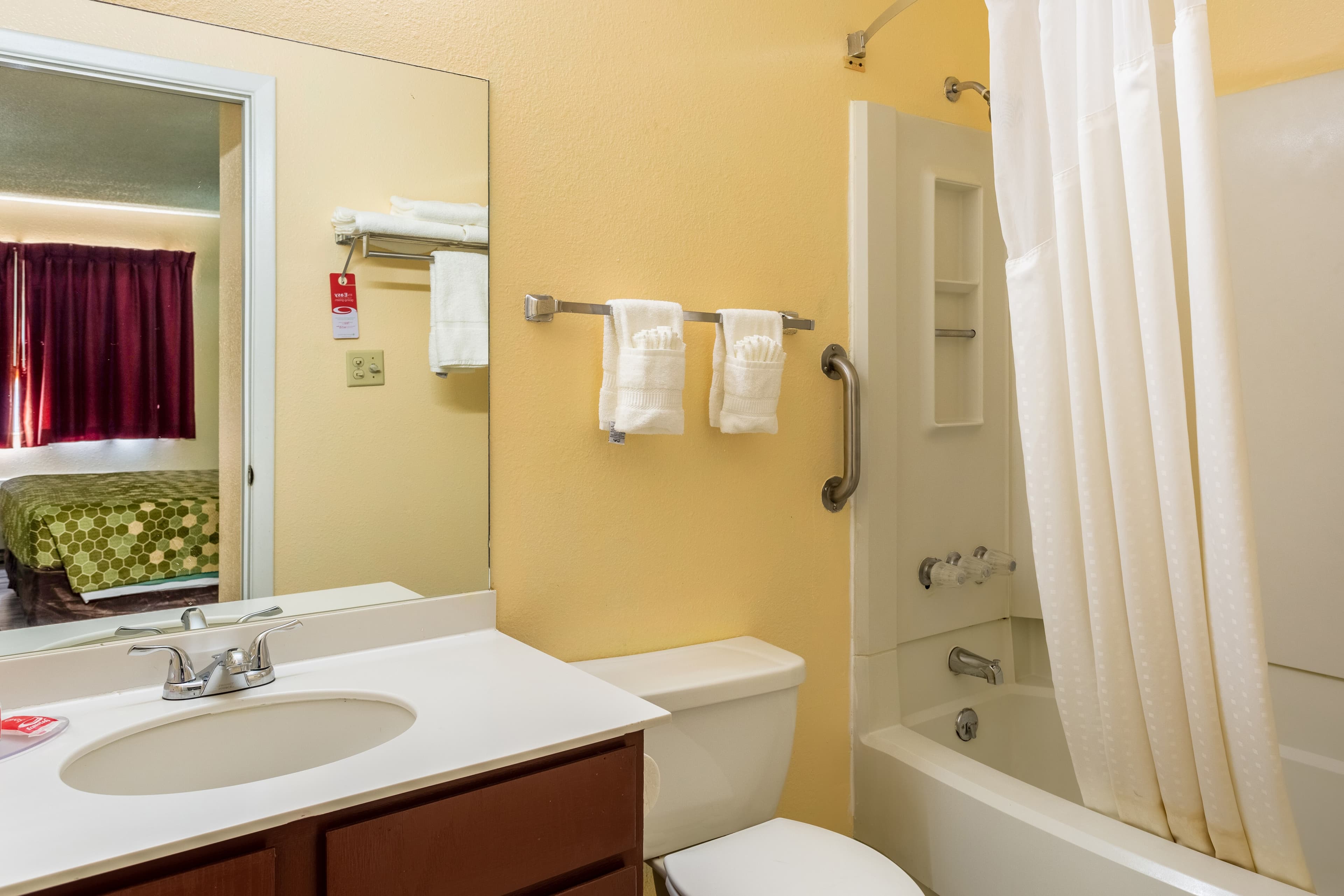 Econo Lodge Gallup West — 9