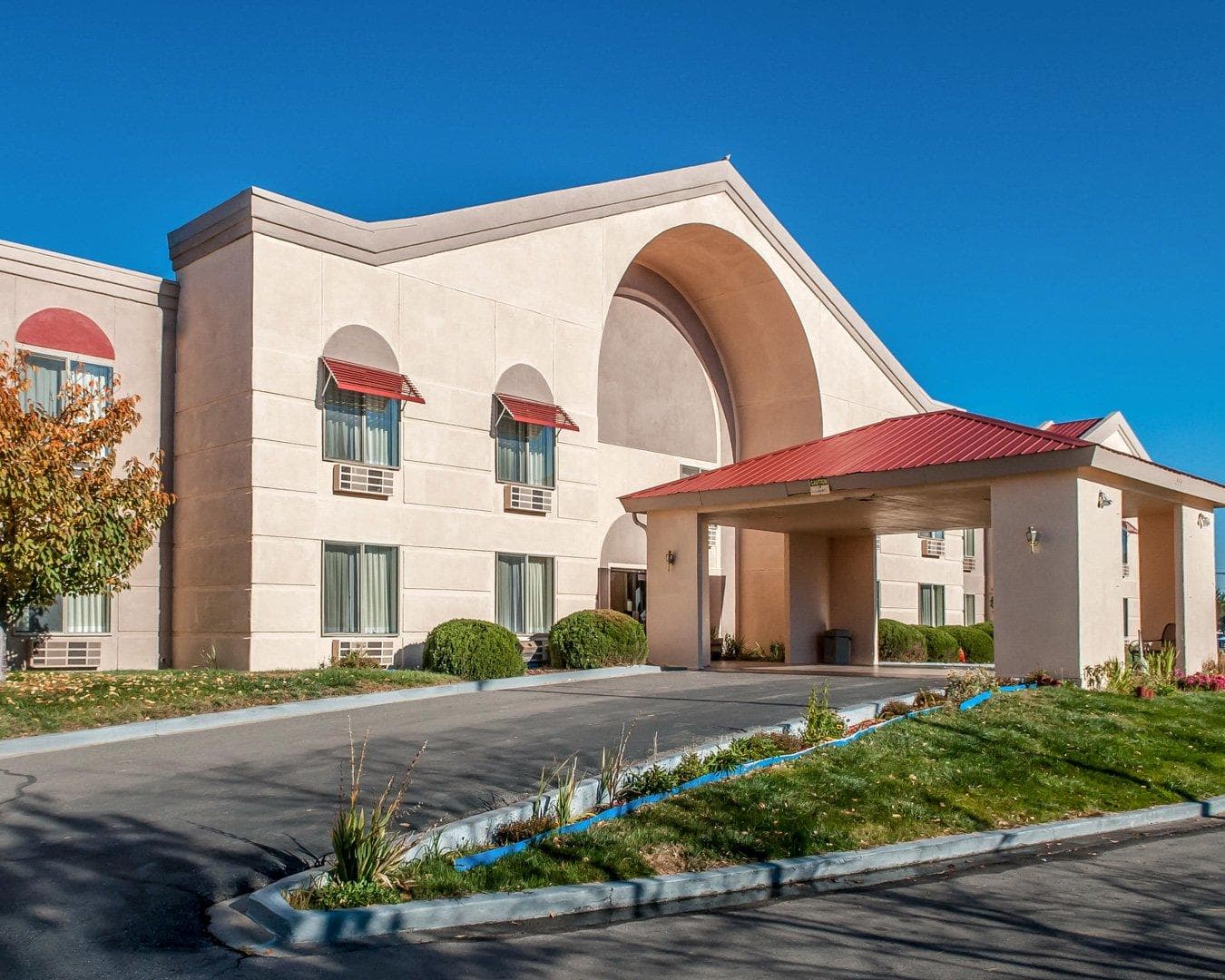 Quality Inn & Suites Farmington - Image 1