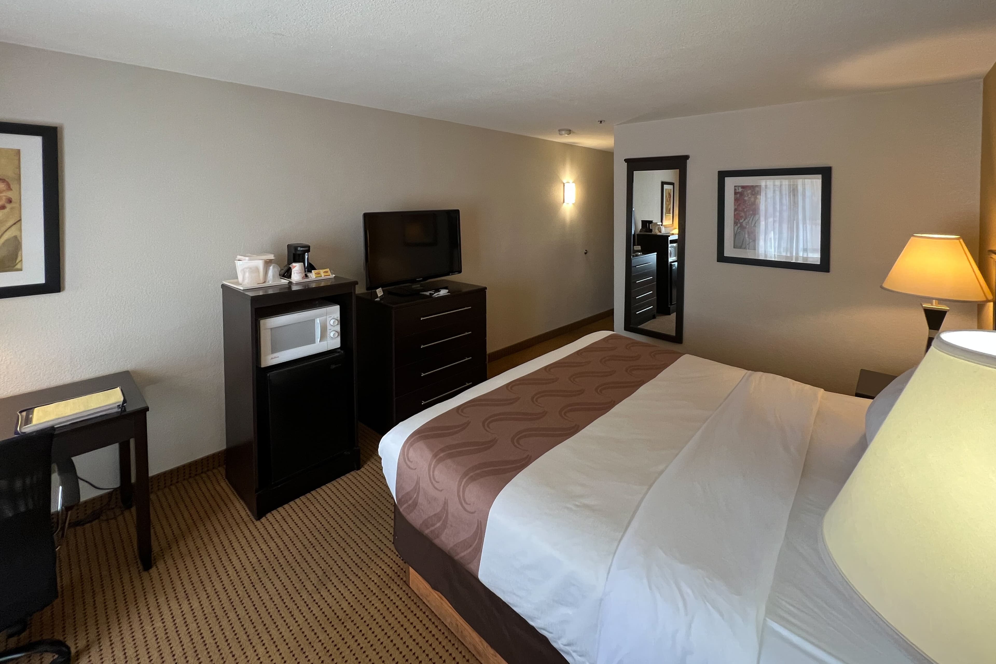 Quality Inn & Suites Farmington - Image 2