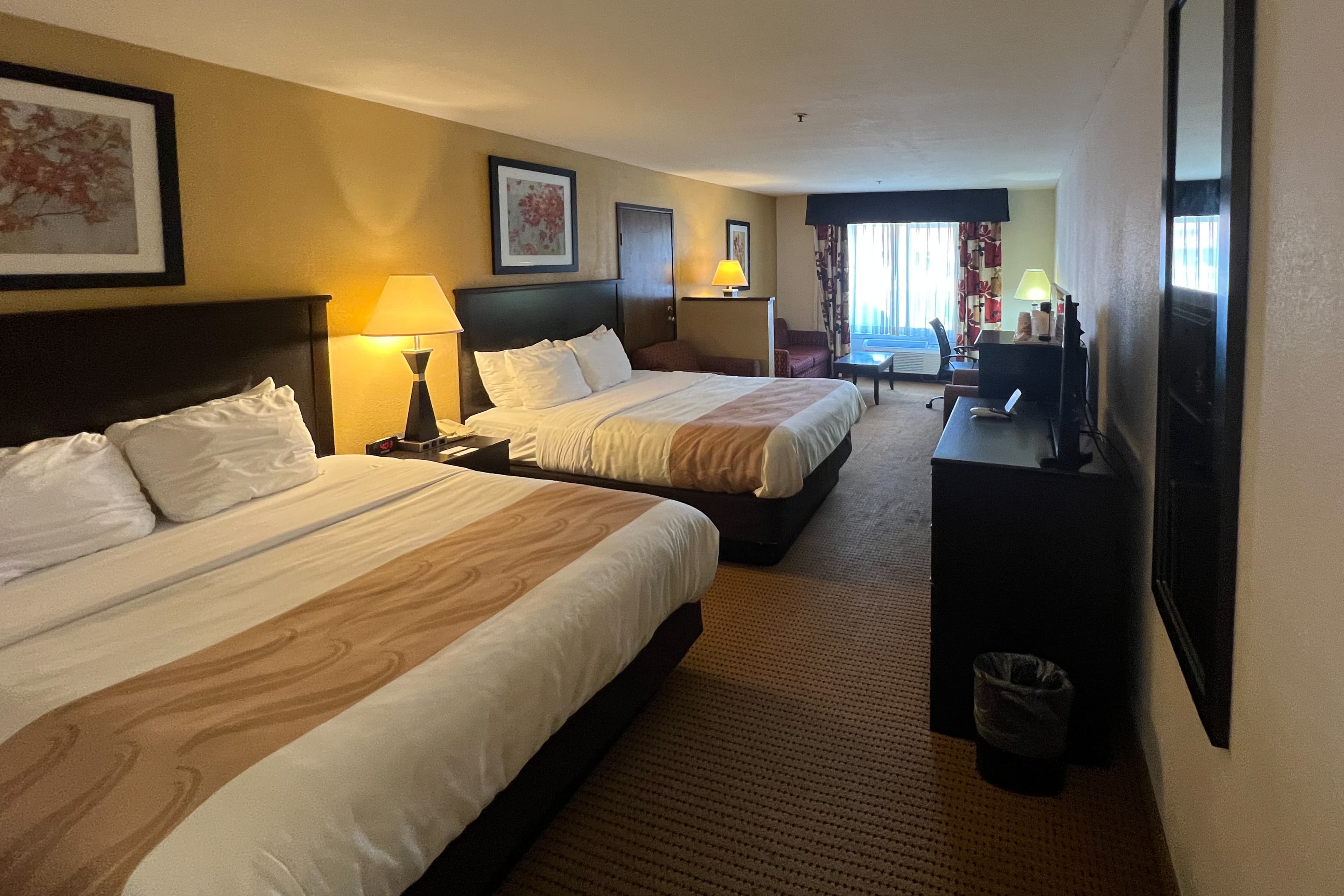 Quality Inn & Suites Farmington — 11