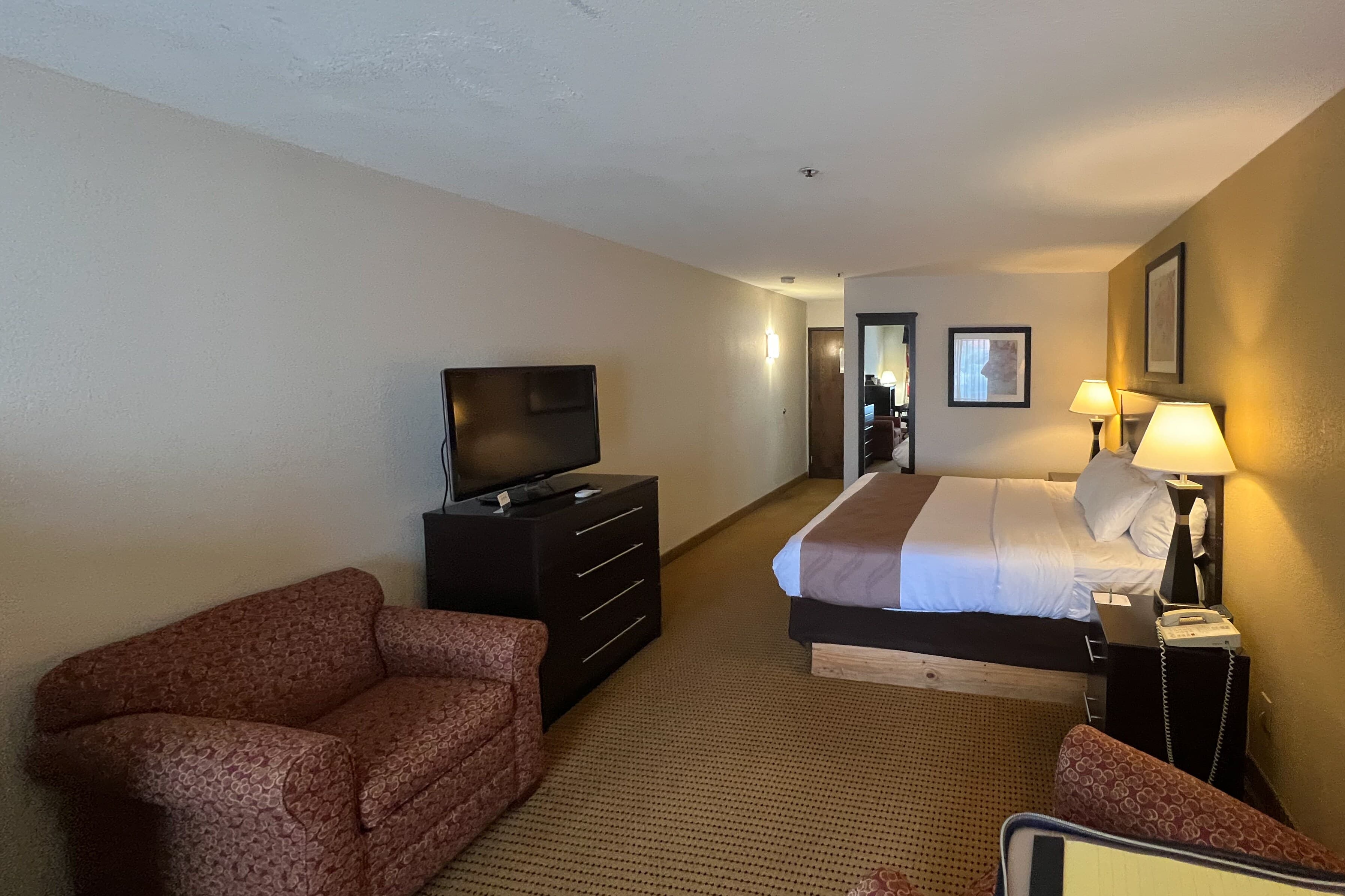 Quality Inn & Suites Farmington — 19