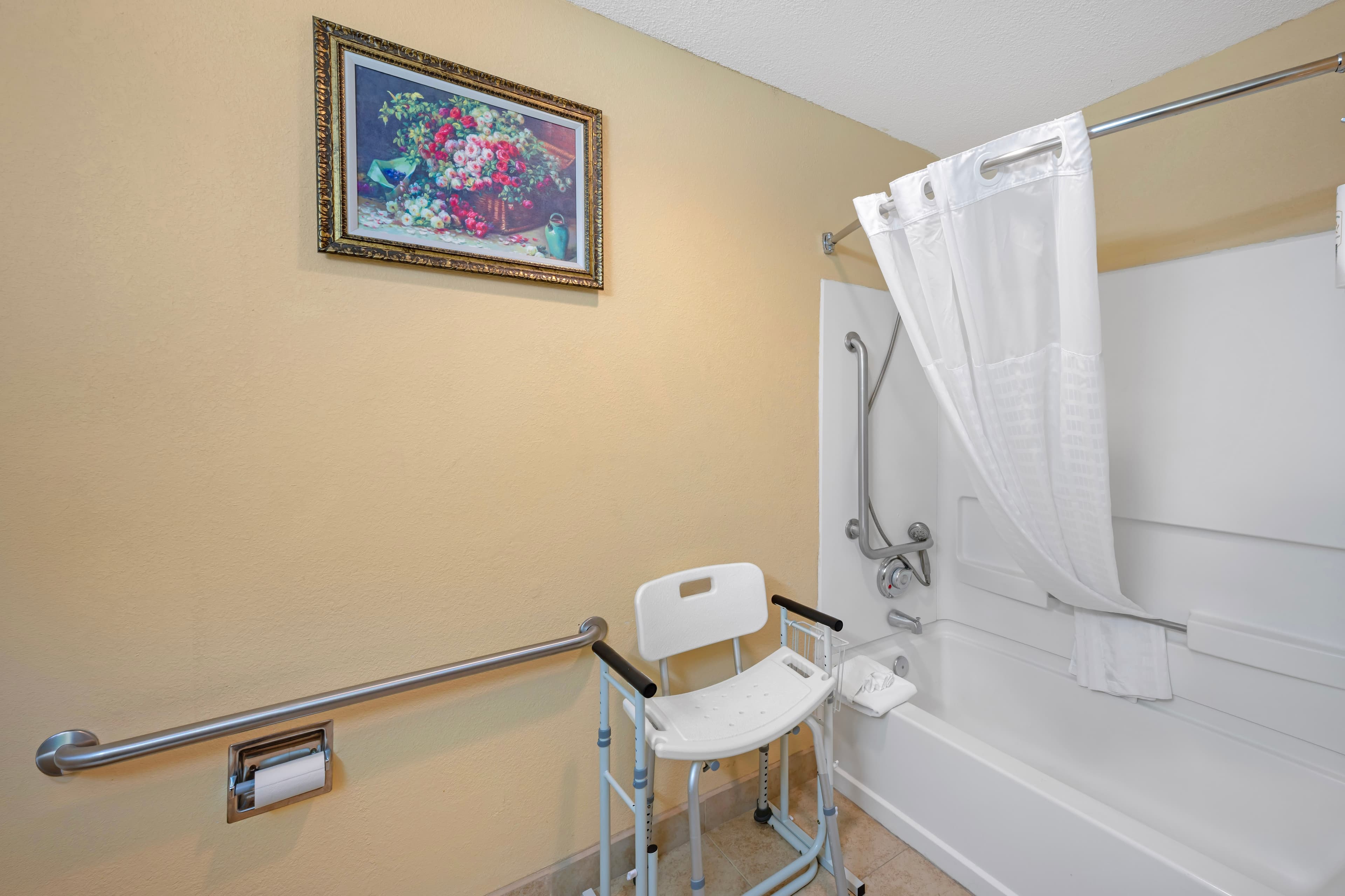 1 King Bed, 1st Floor - Image 5