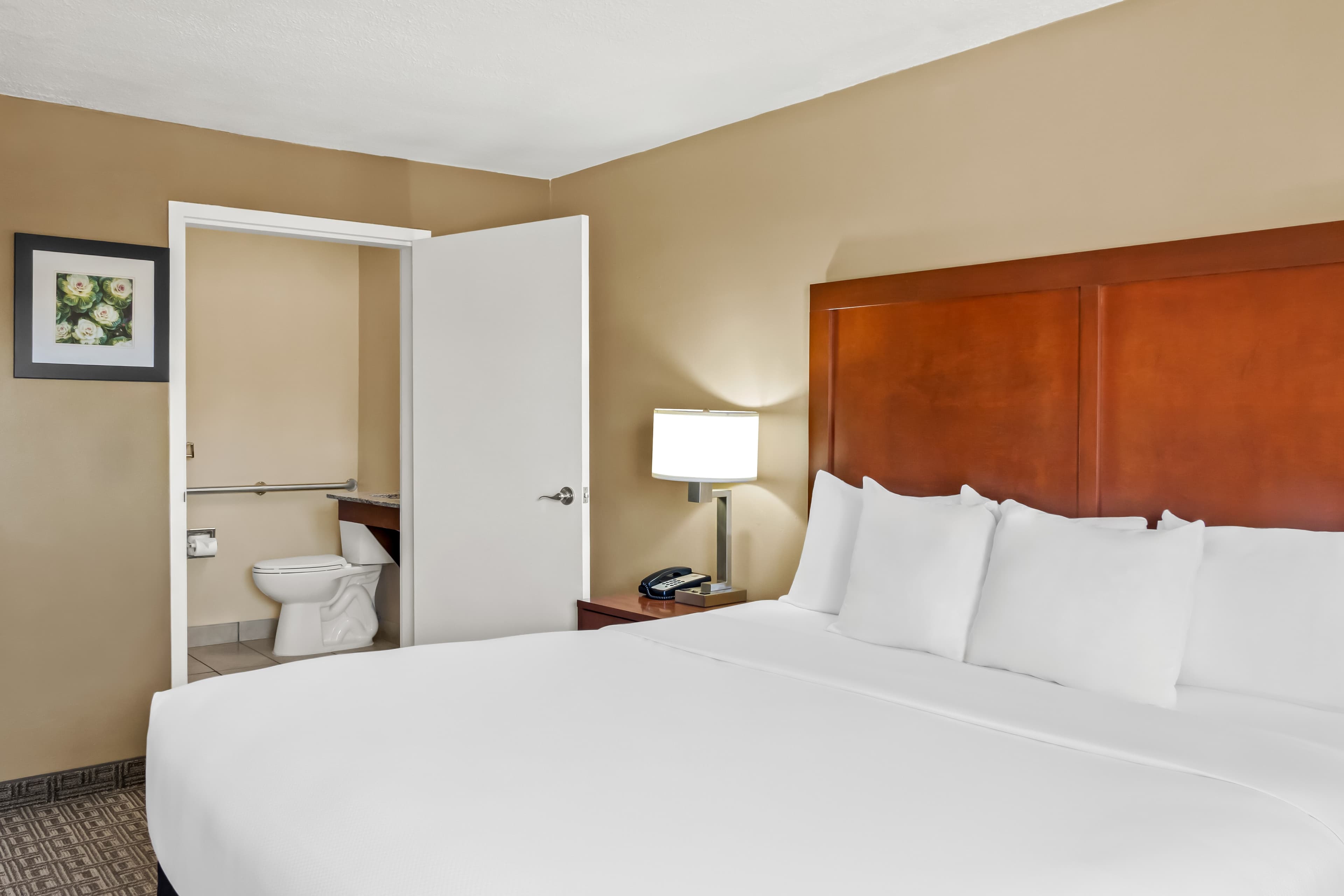 Comfort Inn Santa Fe South - Image 4
