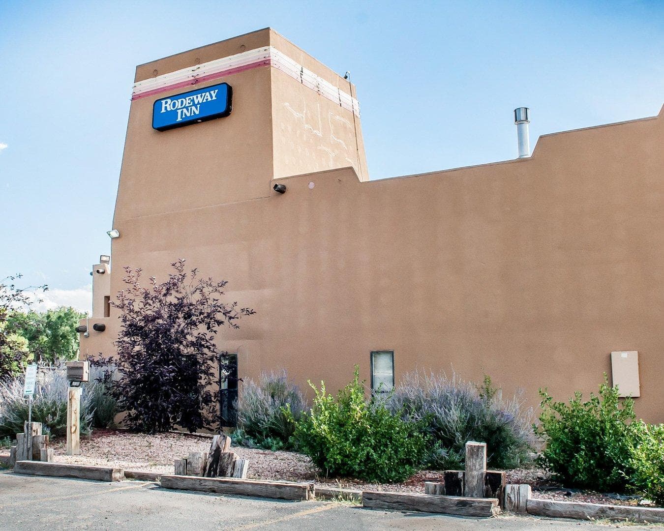 Rodeway Inn Espanola - Image 1
