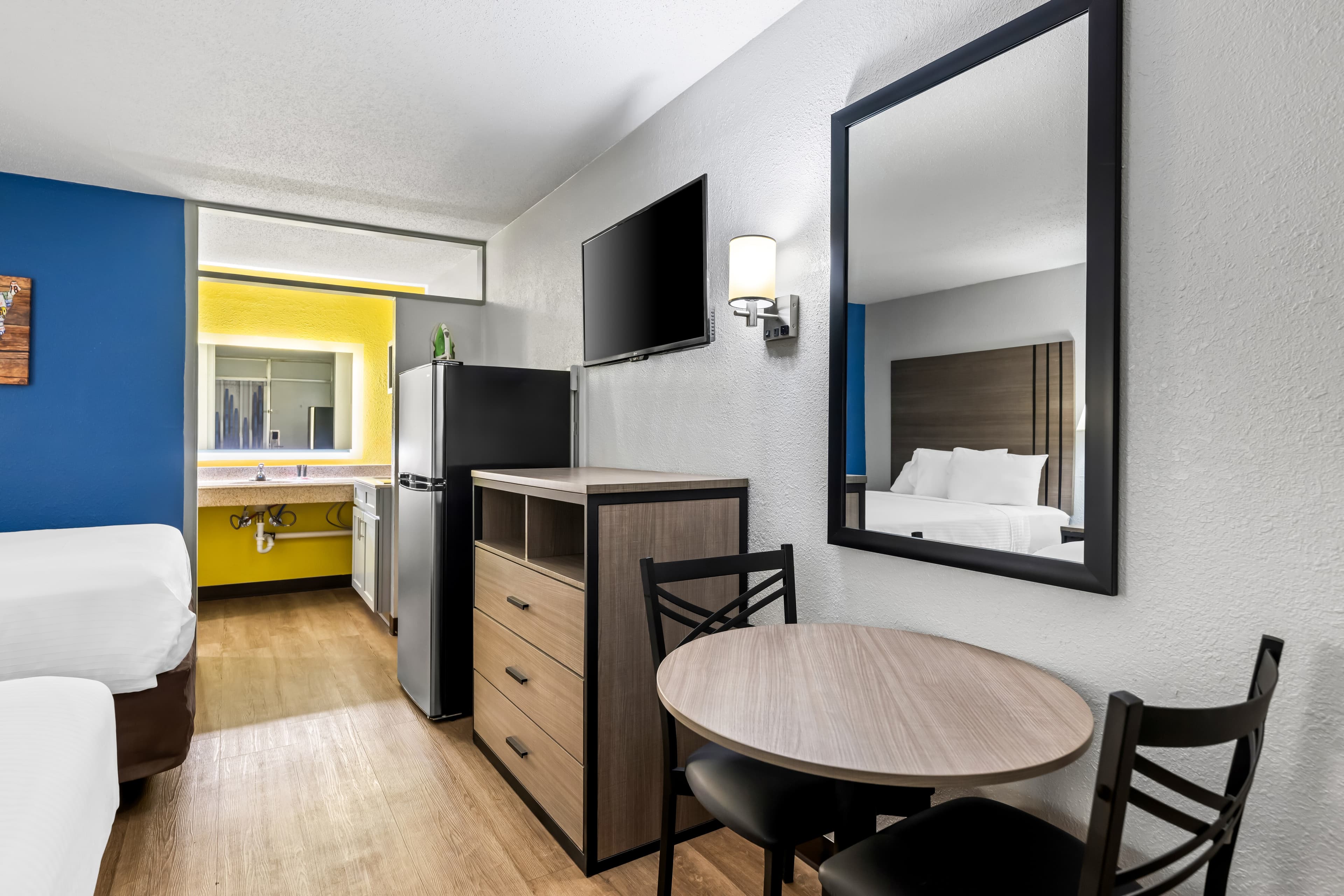 Econo Lodge Carlsbad Caverns Area — 7