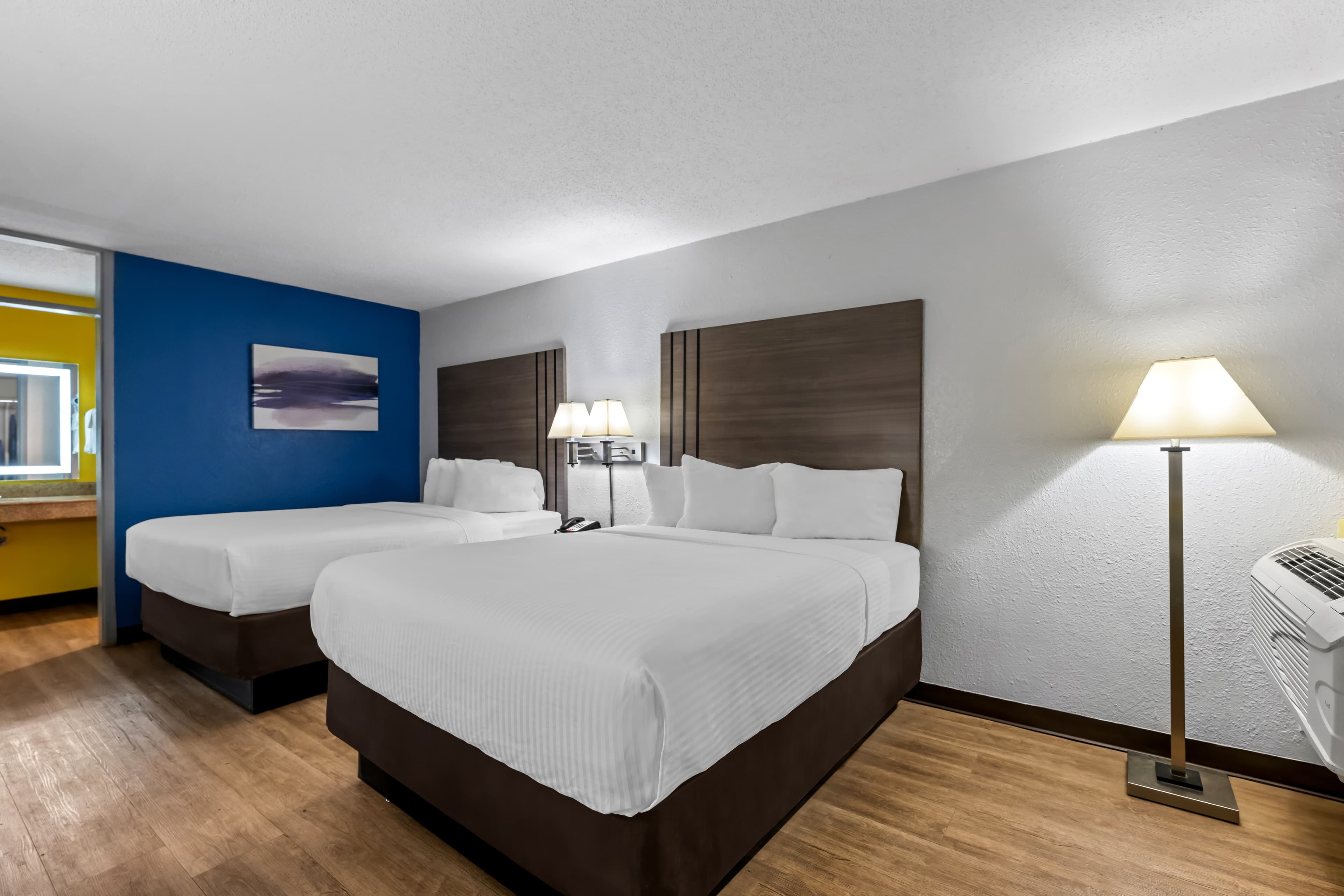 Econo Lodge Carlsbad Caverns Area — 10