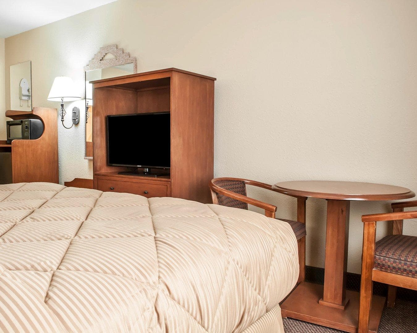 Econo Lodge Las Cruces University Area — 10