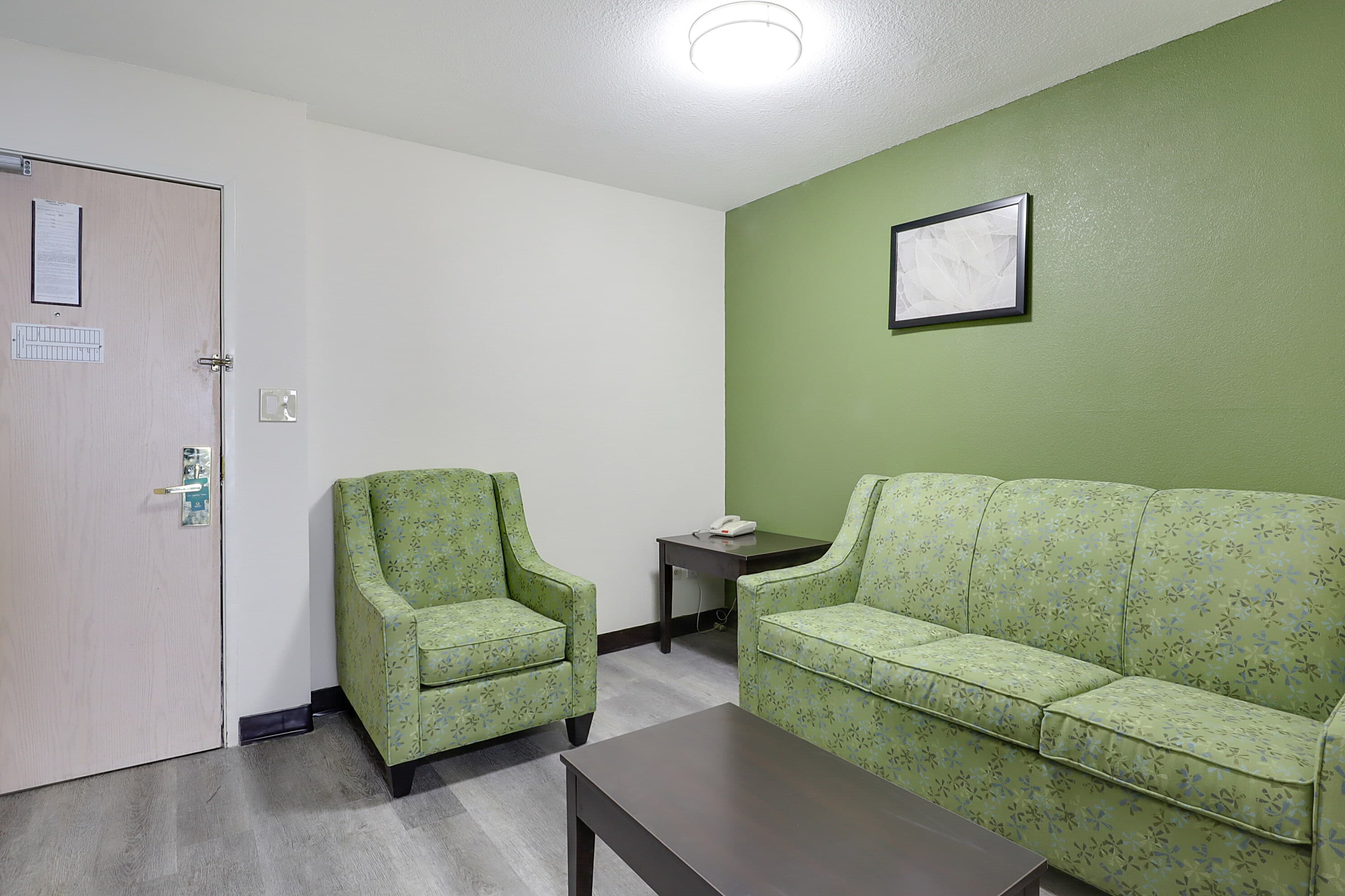 Quality Suites Albuquerque Airport — 8