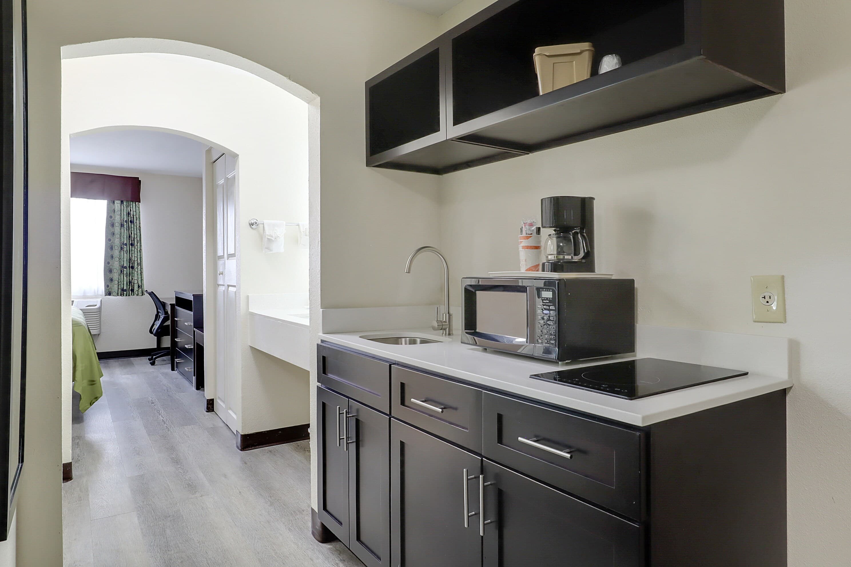 Quality Suites Albuquerque Airport — 10