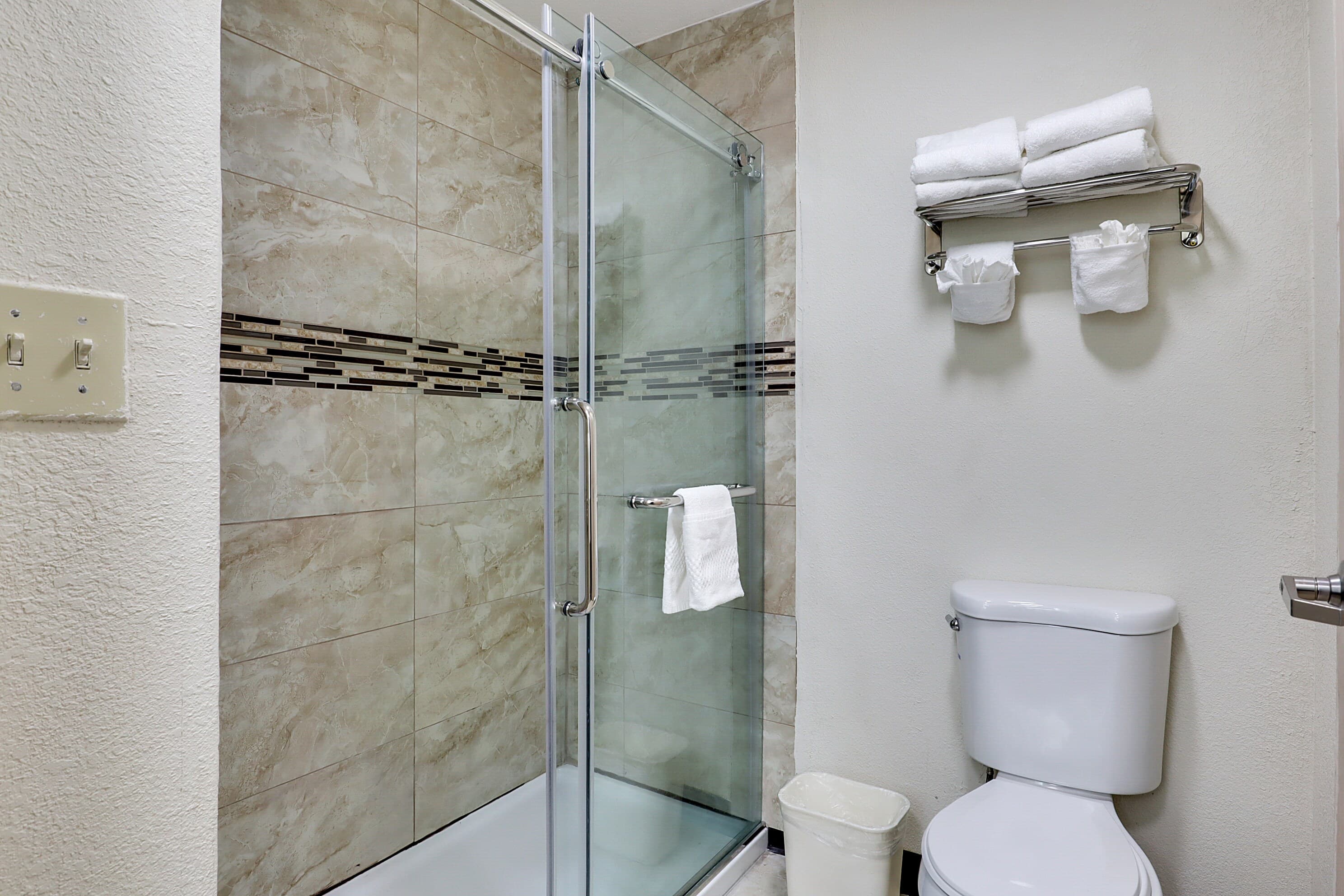 Quality Suites Albuquerque Airport — 11