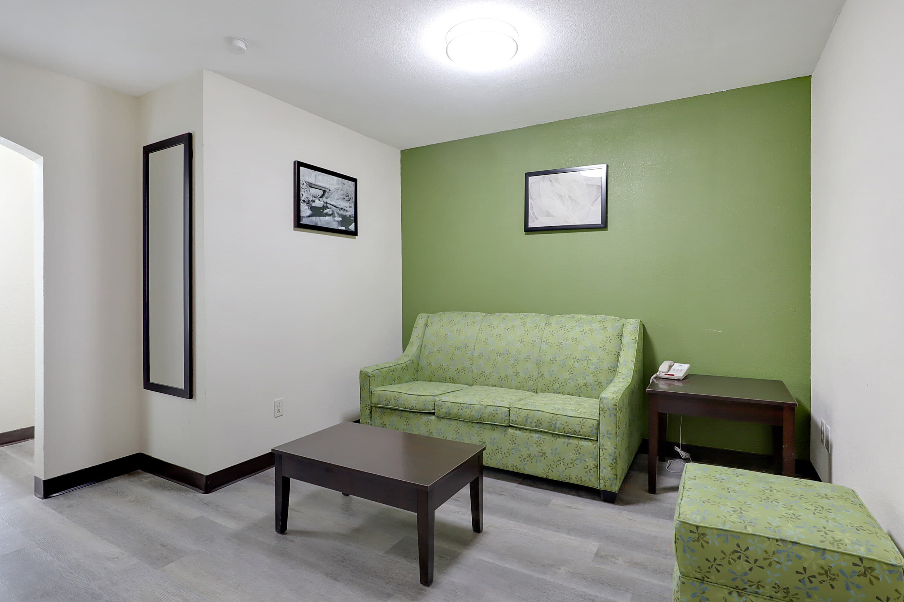 Quality Suites Albuquerque Airport — 15