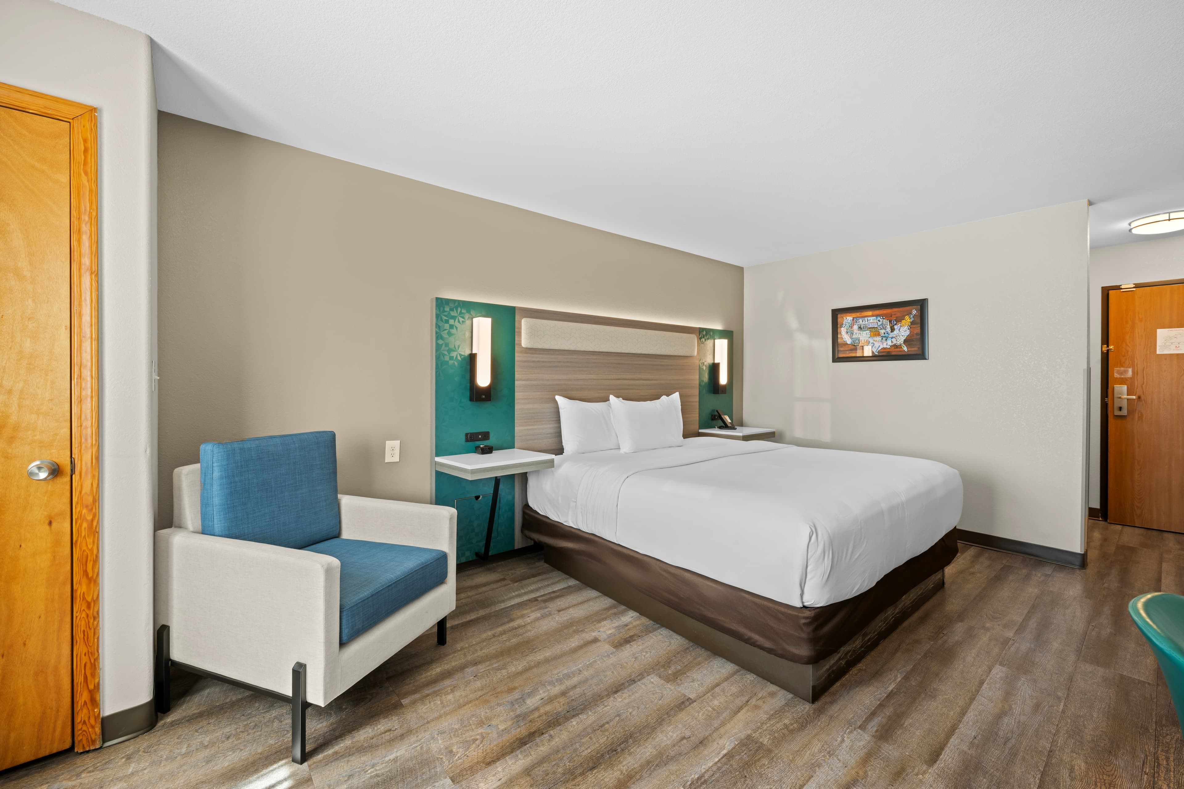 Econo Lodge Inn & Suites Santa Fe South — 6