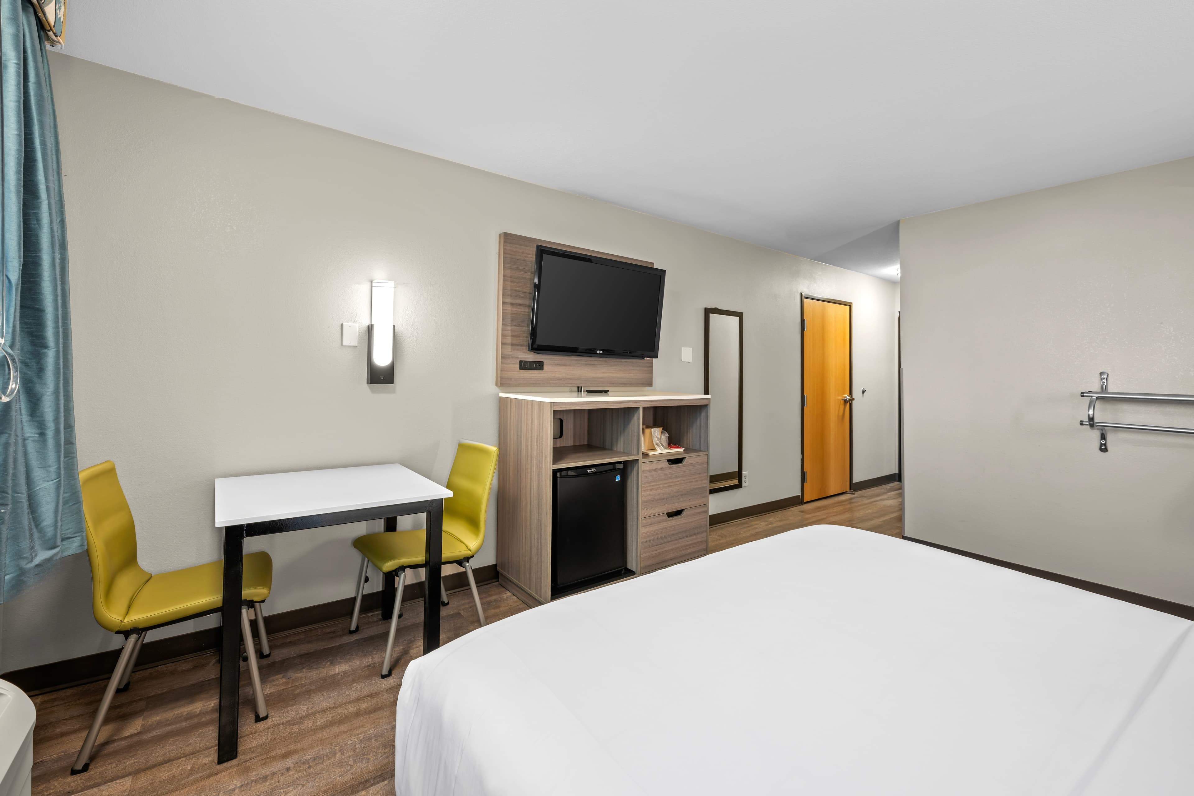 Econo Lodge Inn & Suites Santa Fe South — 14