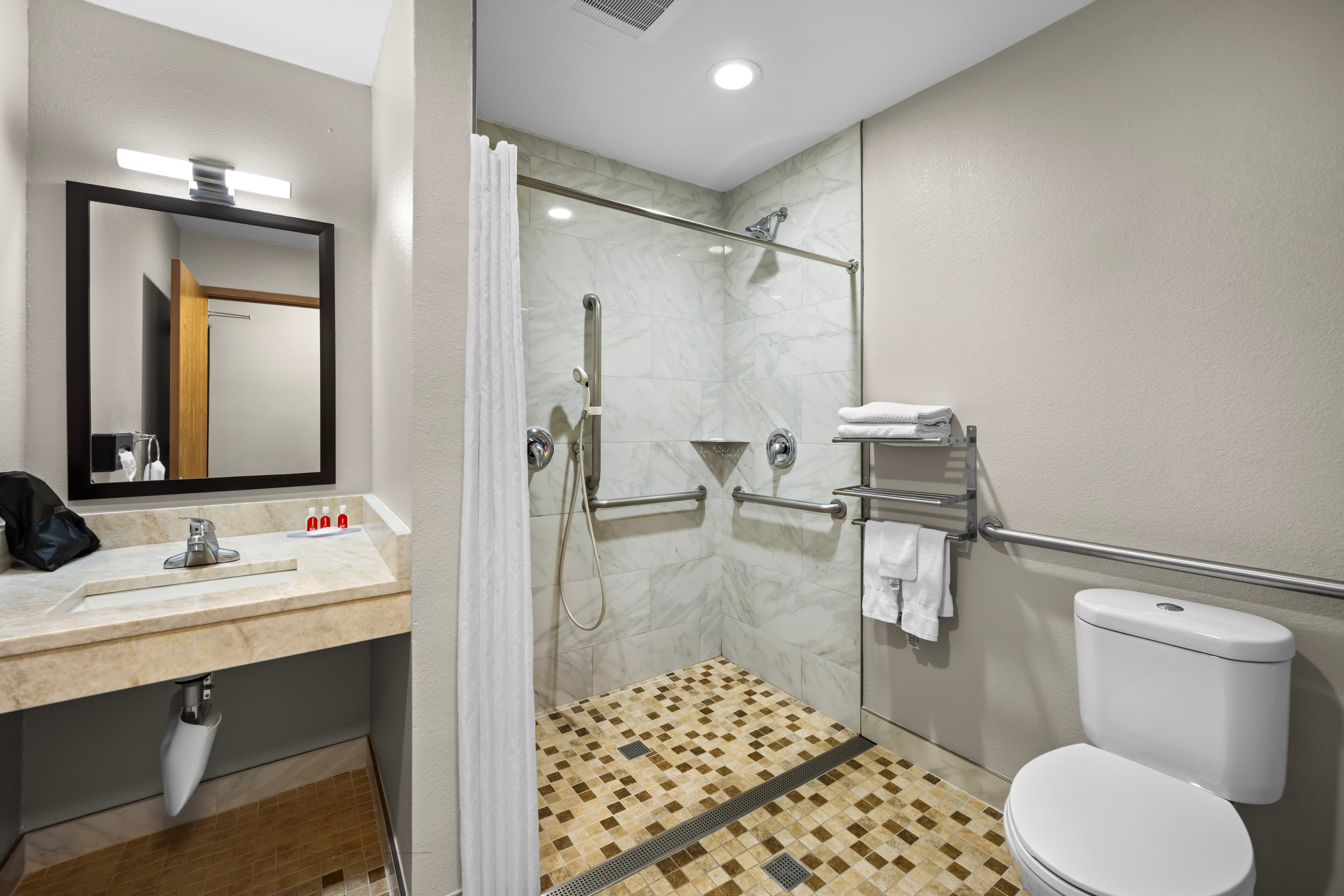 Econo Lodge Inn & Suites Santa Fe South — 12