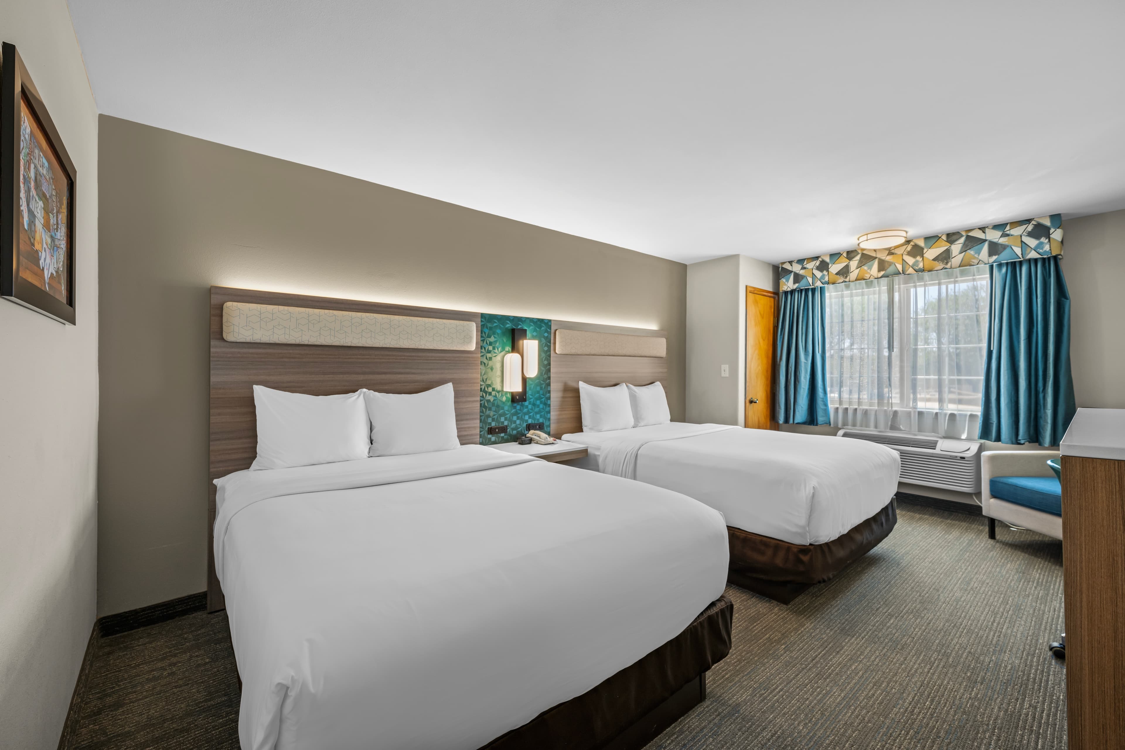Econo Lodge Inn & Suites Santa Fe South — 17