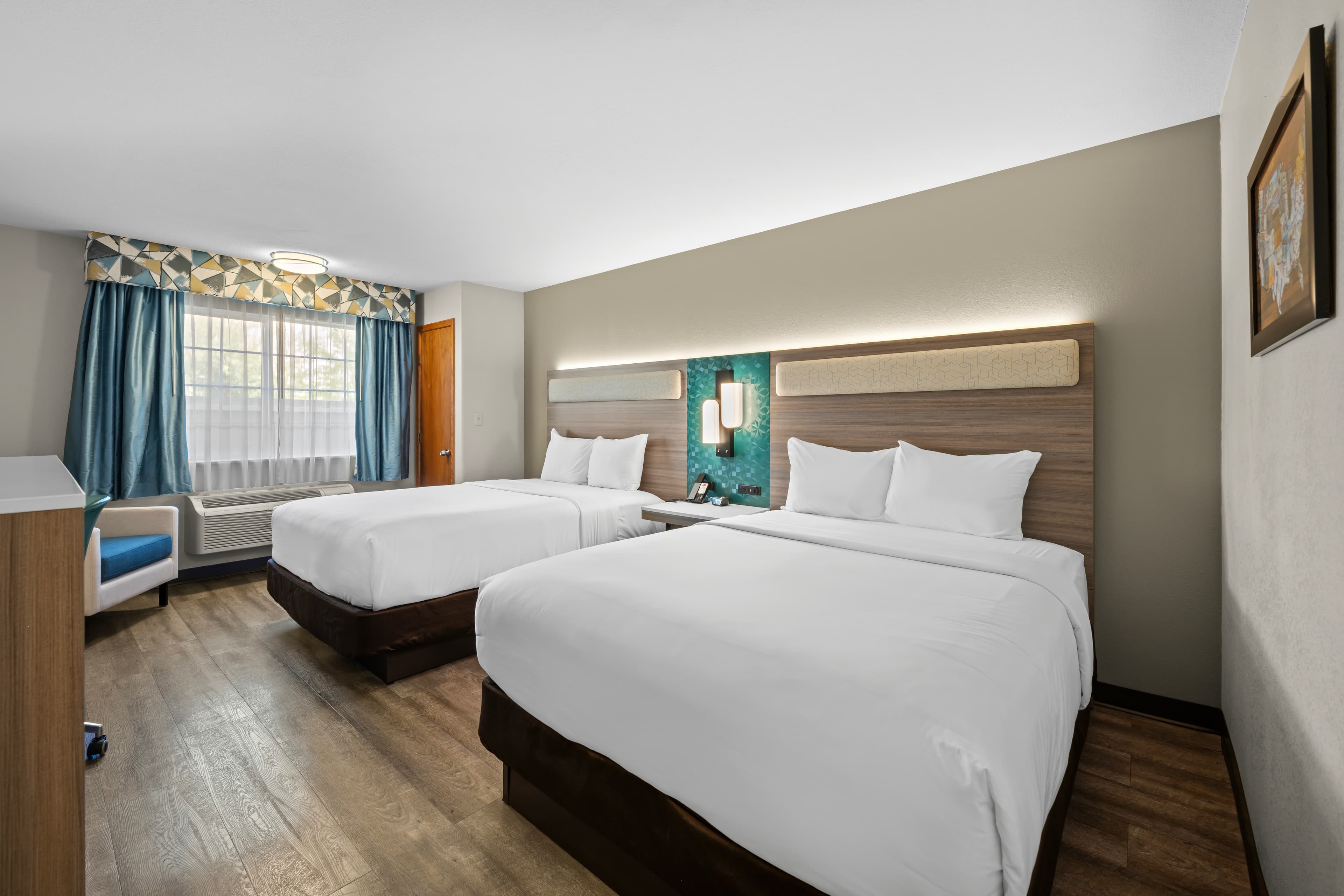 Econo Lodge Inn & Suites Santa Fe South — 21
