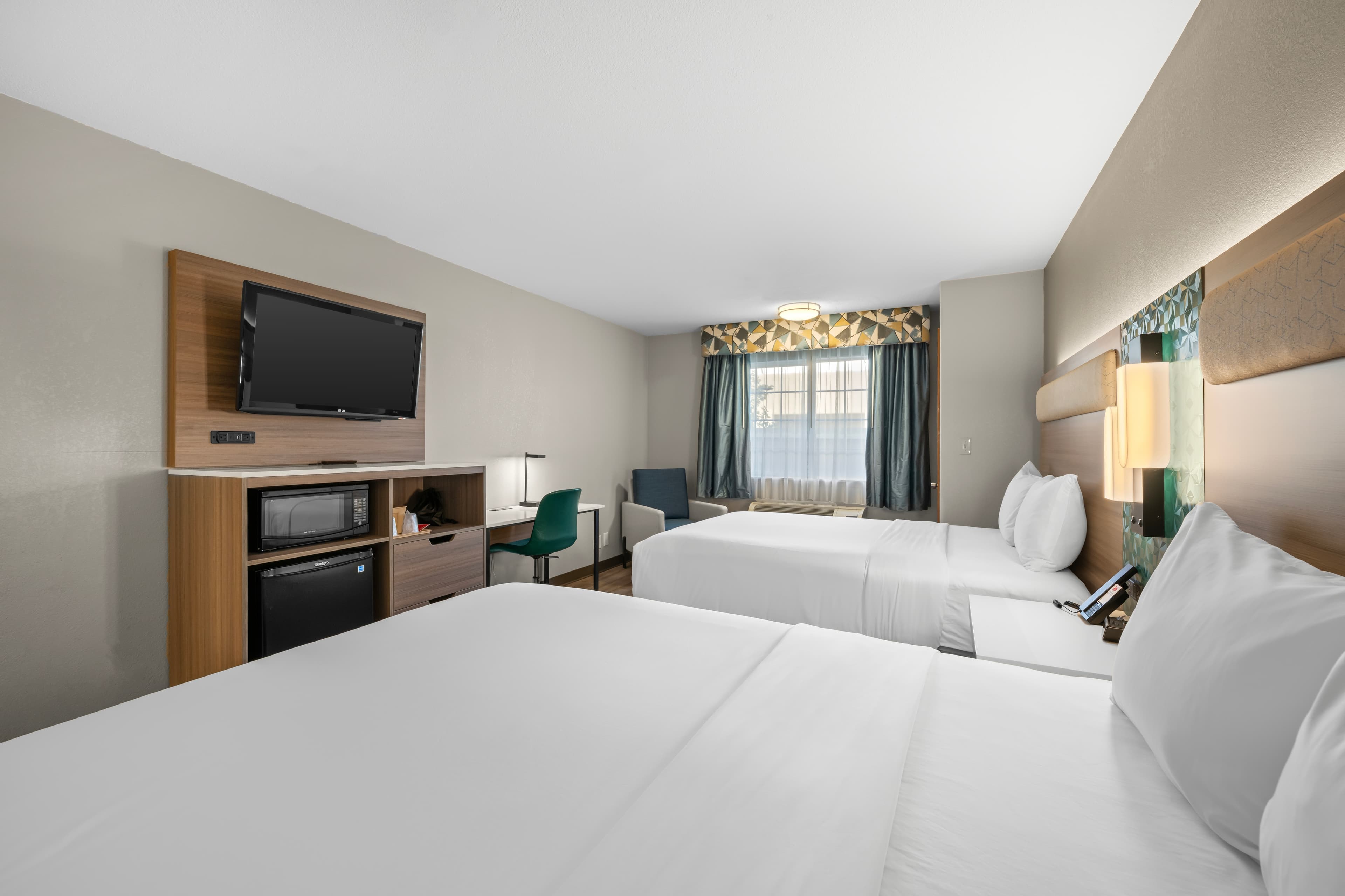 Econo Lodge Inn & Suites Santa Fe South — 22