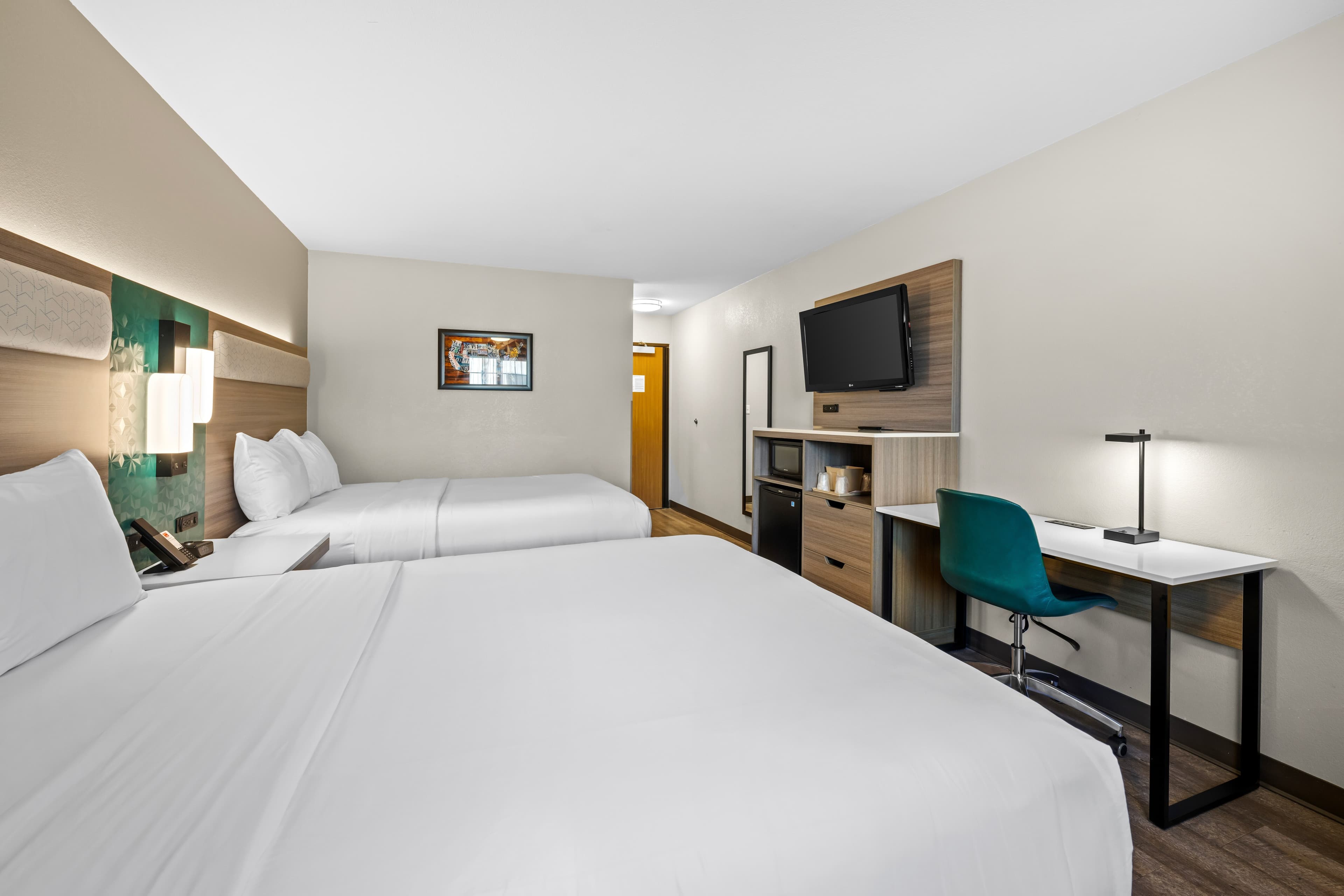 Econo Lodge Inn & Suites Santa Fe South — 23