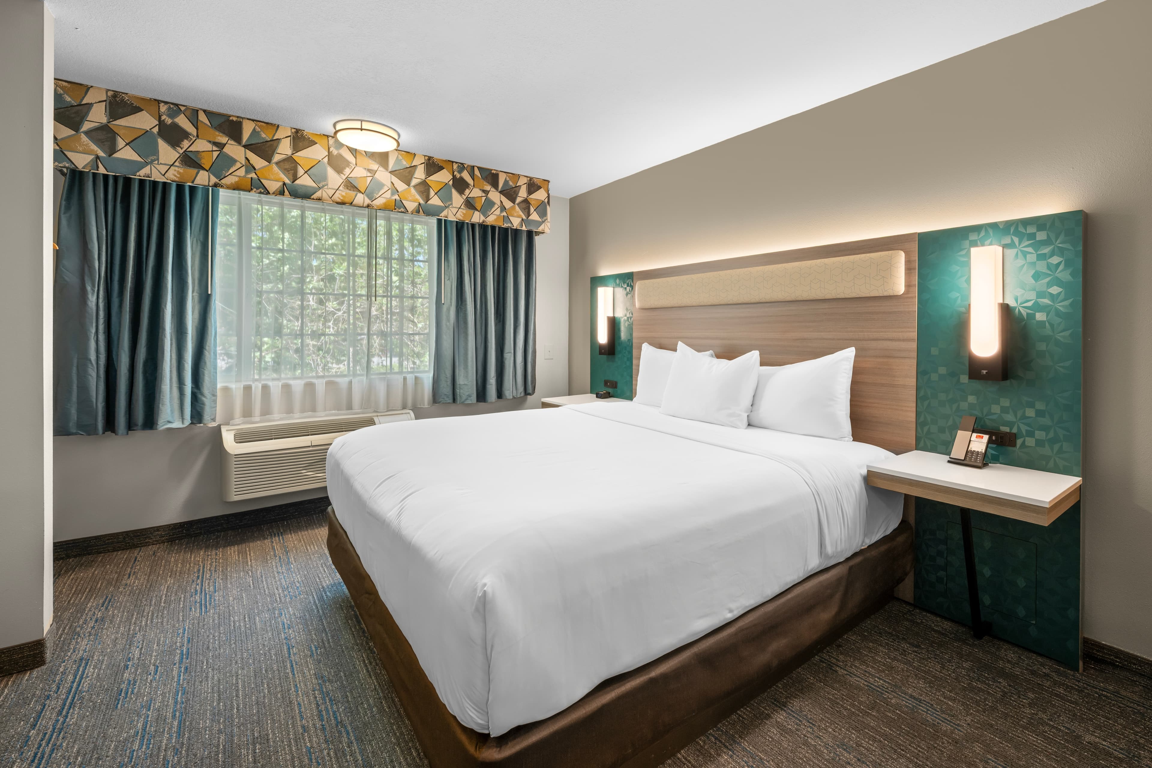 Econo Lodge Inn & Suites Santa Fe South — 27