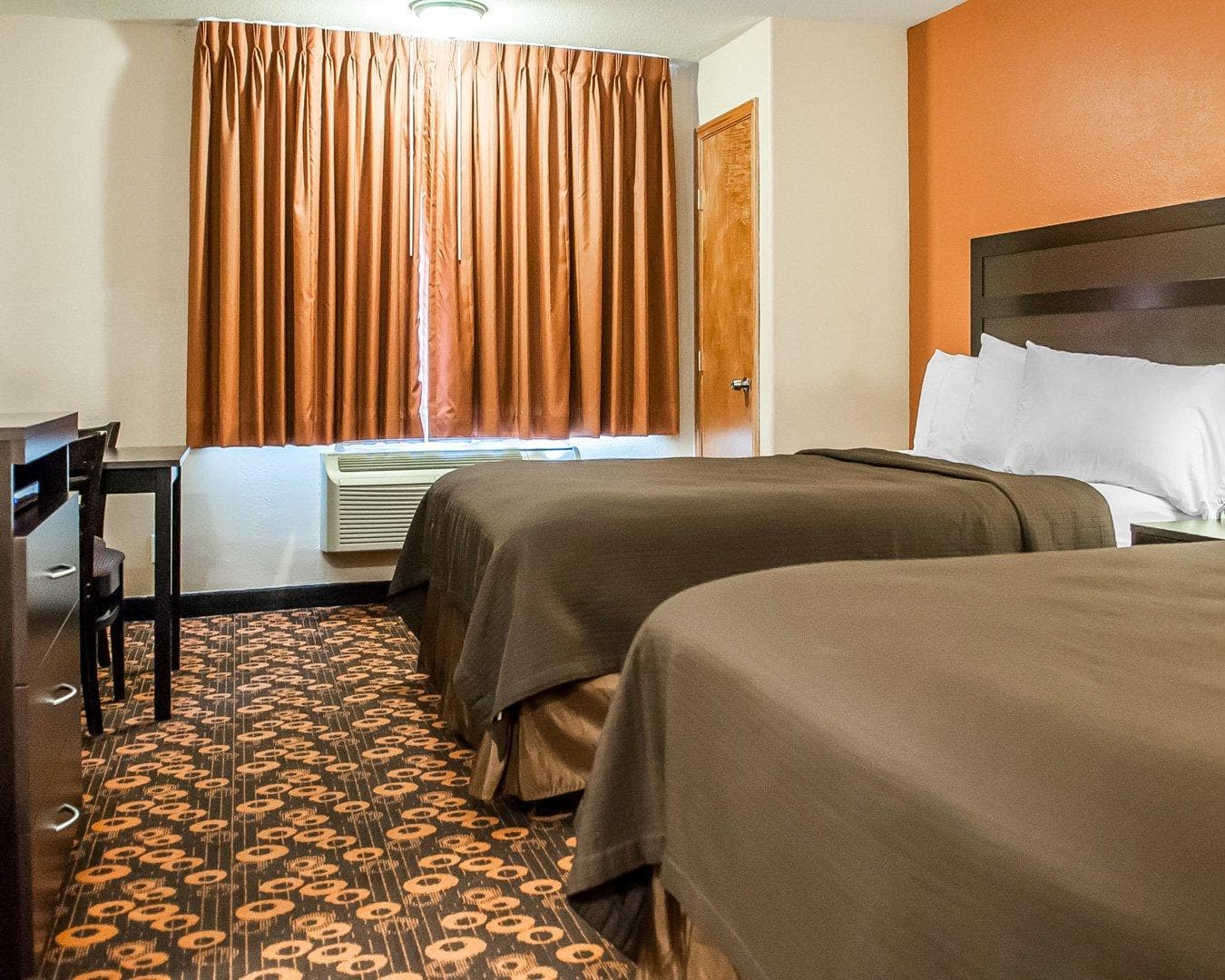 Econo Lodge Inn & Suites Santa Fe South — 15