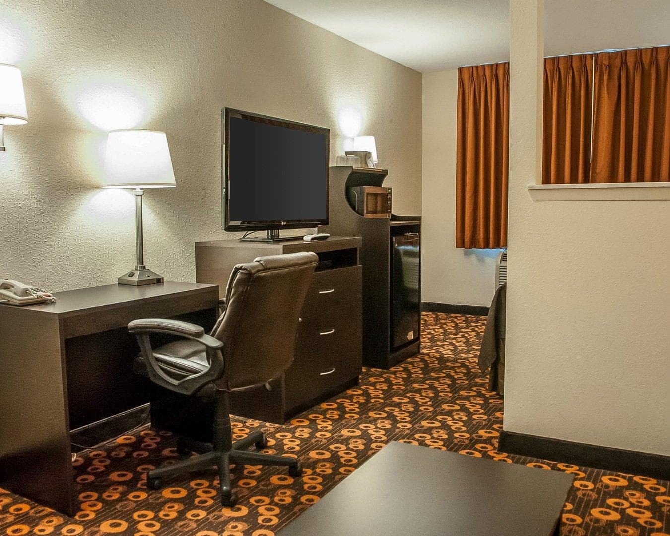 Econo Lodge Inn & Suites Santa Fe South — 23