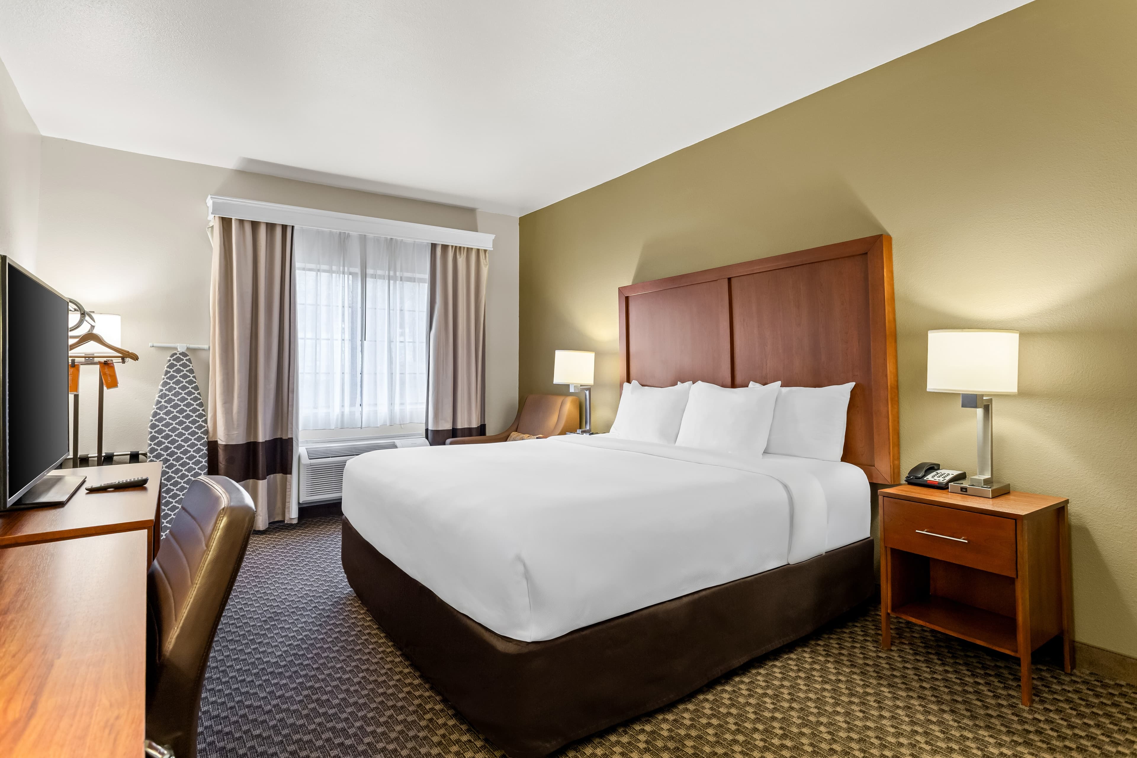 Comfort Inn & Suites Midtown — 5