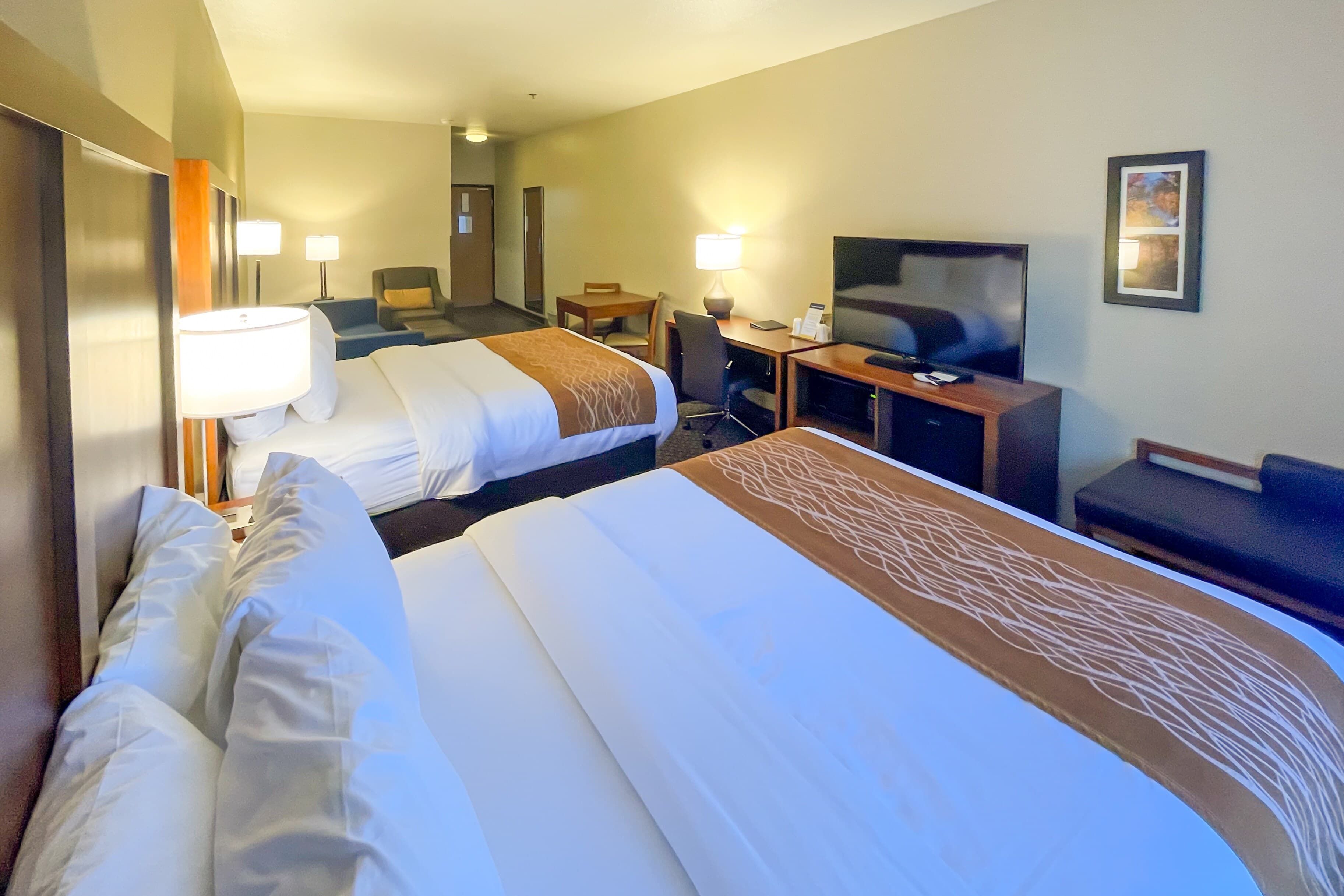 Comfort Inn & Suites Midtown — 14