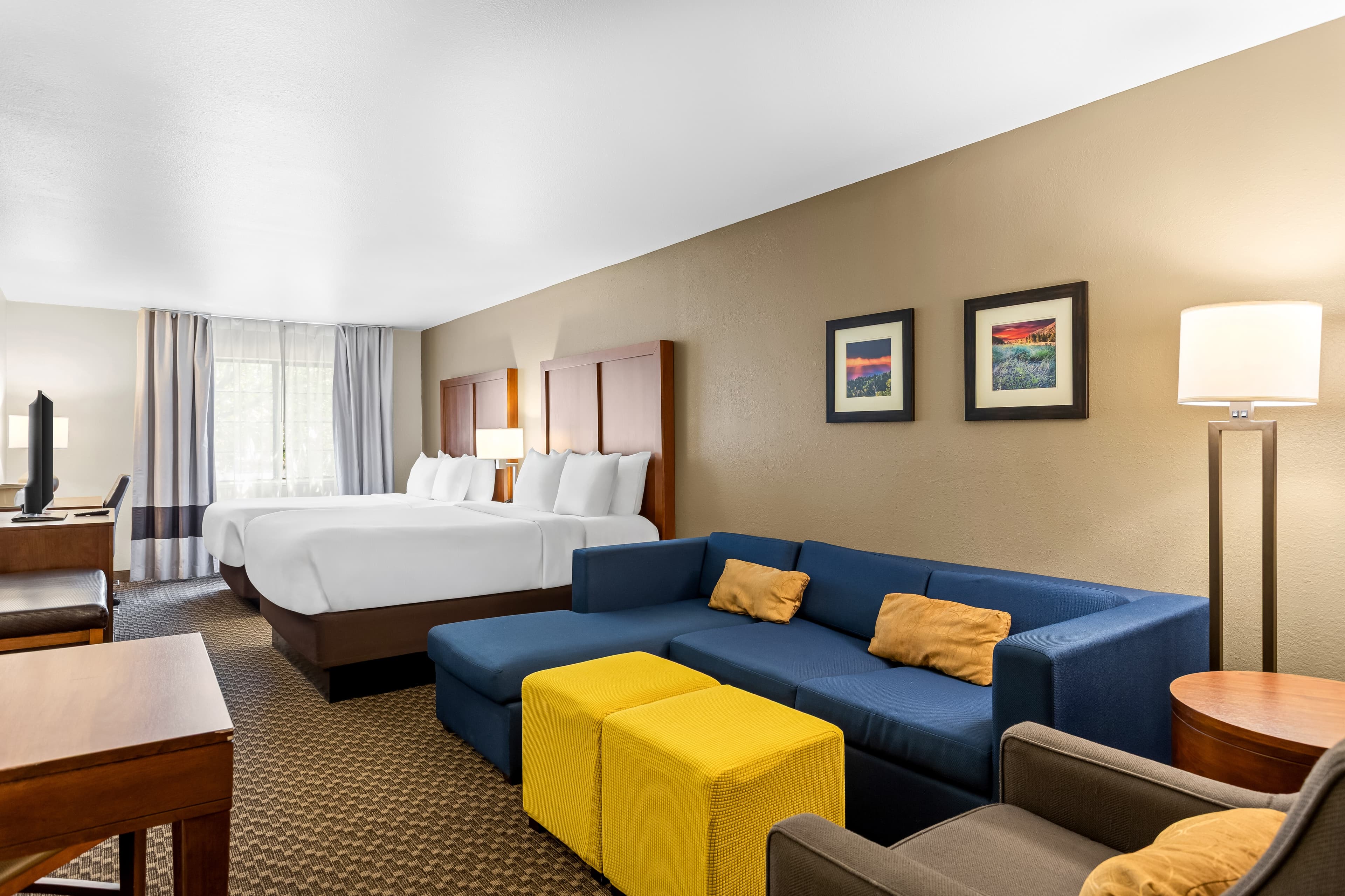 Comfort Inn & Suites Midtown — 8