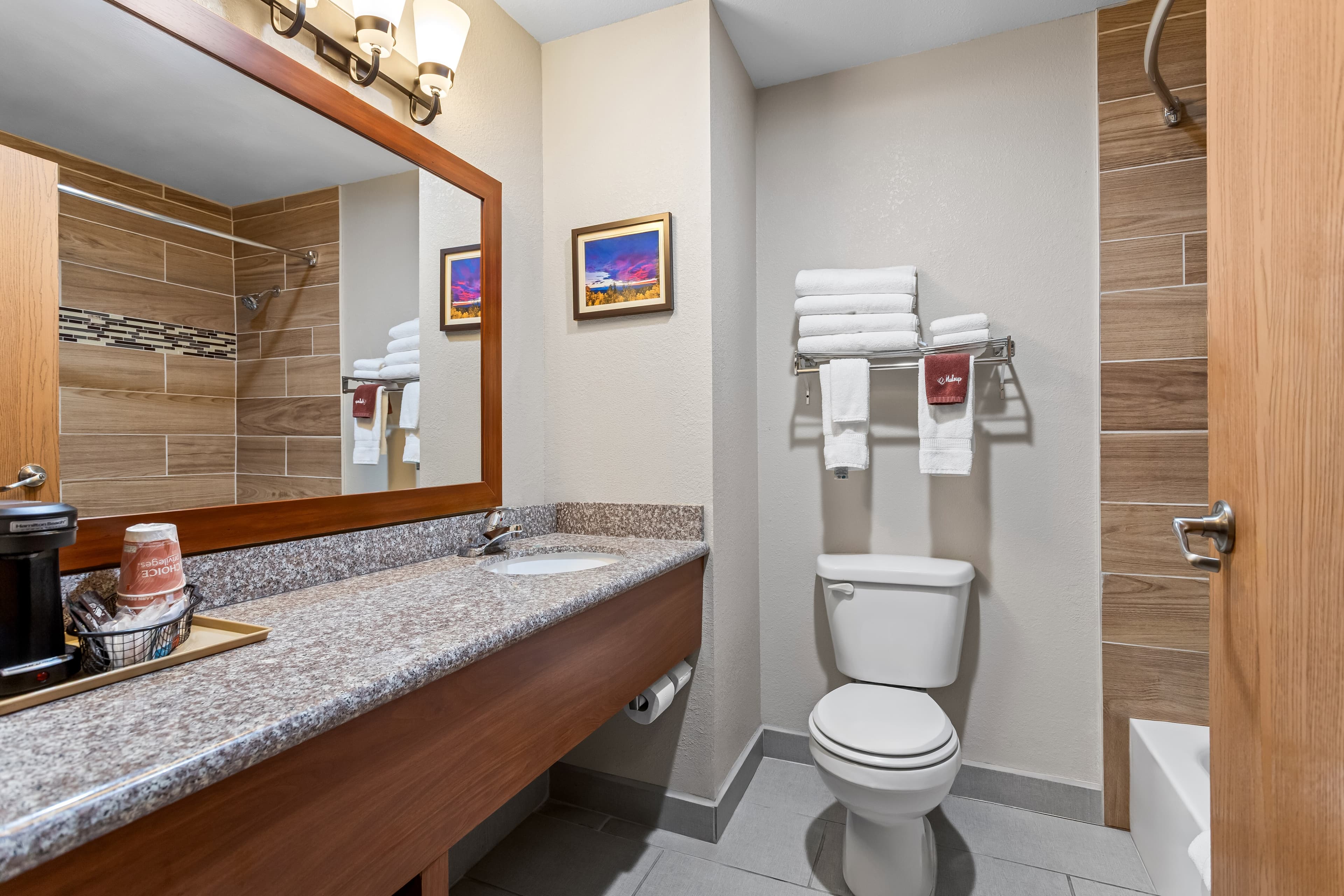 Comfort Inn & Suites Midtown — 15