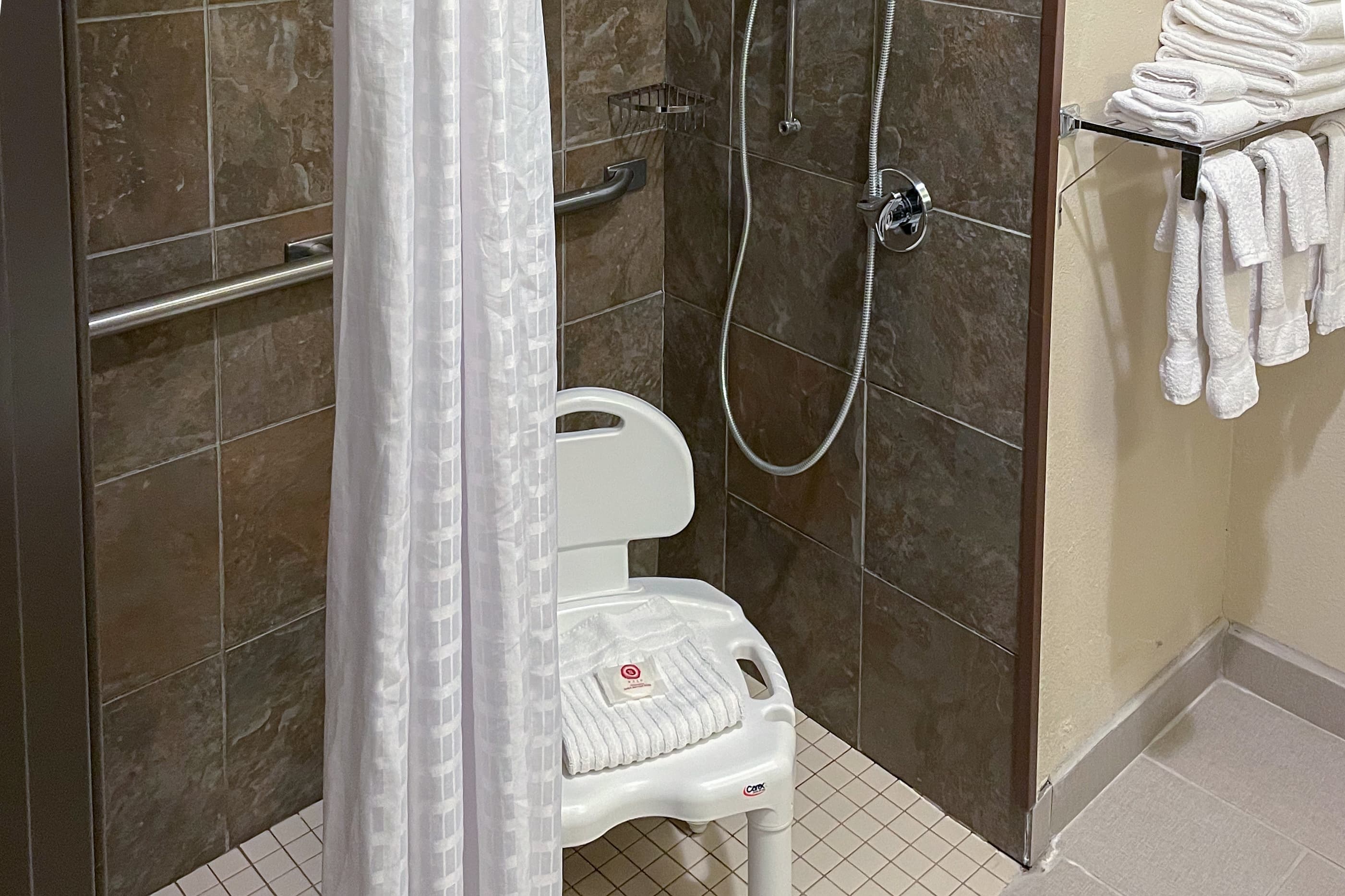 Comfort Inn & Suites Midtown — 6