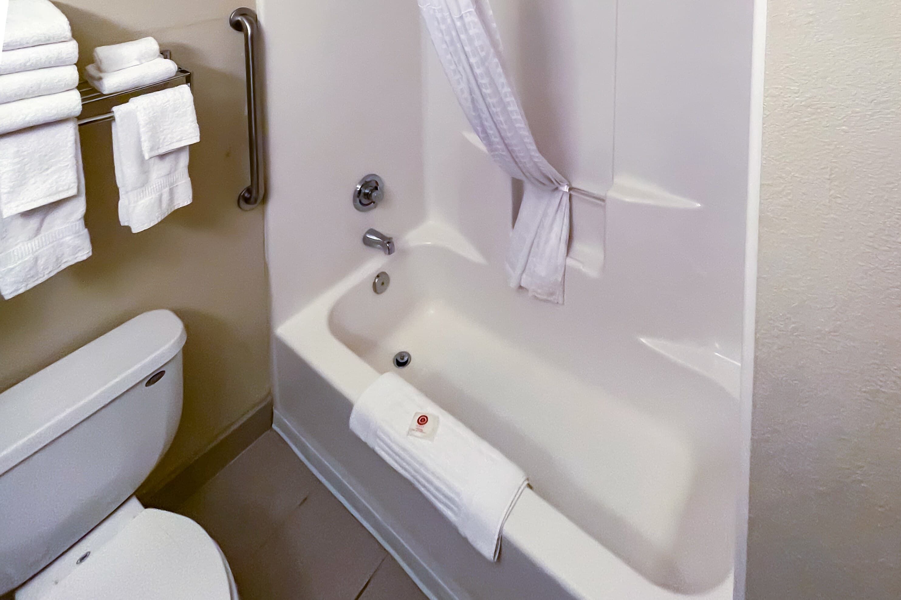 Comfort Inn & Suites Midtown — 20
