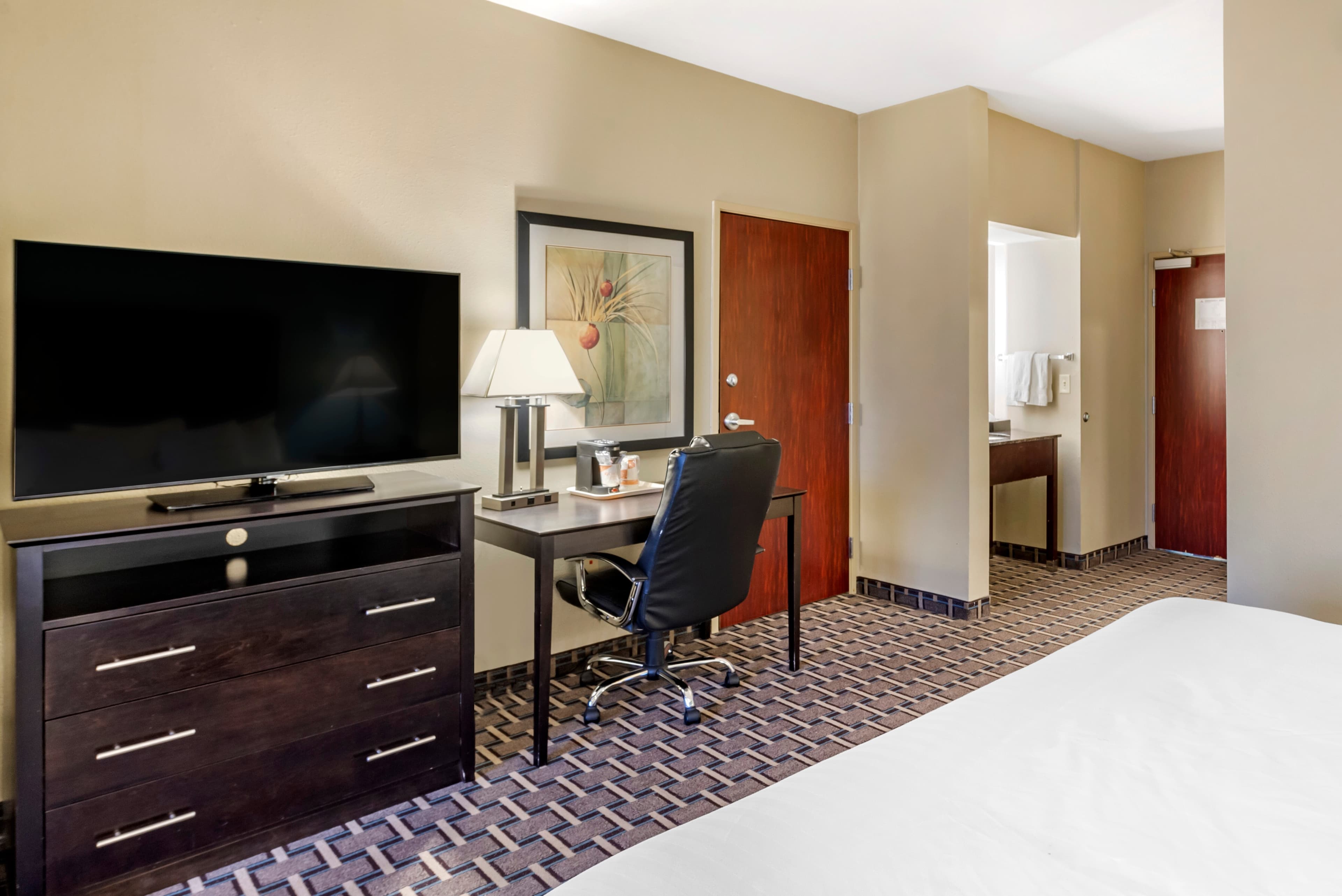 Comfort Suites Clovis North — 6