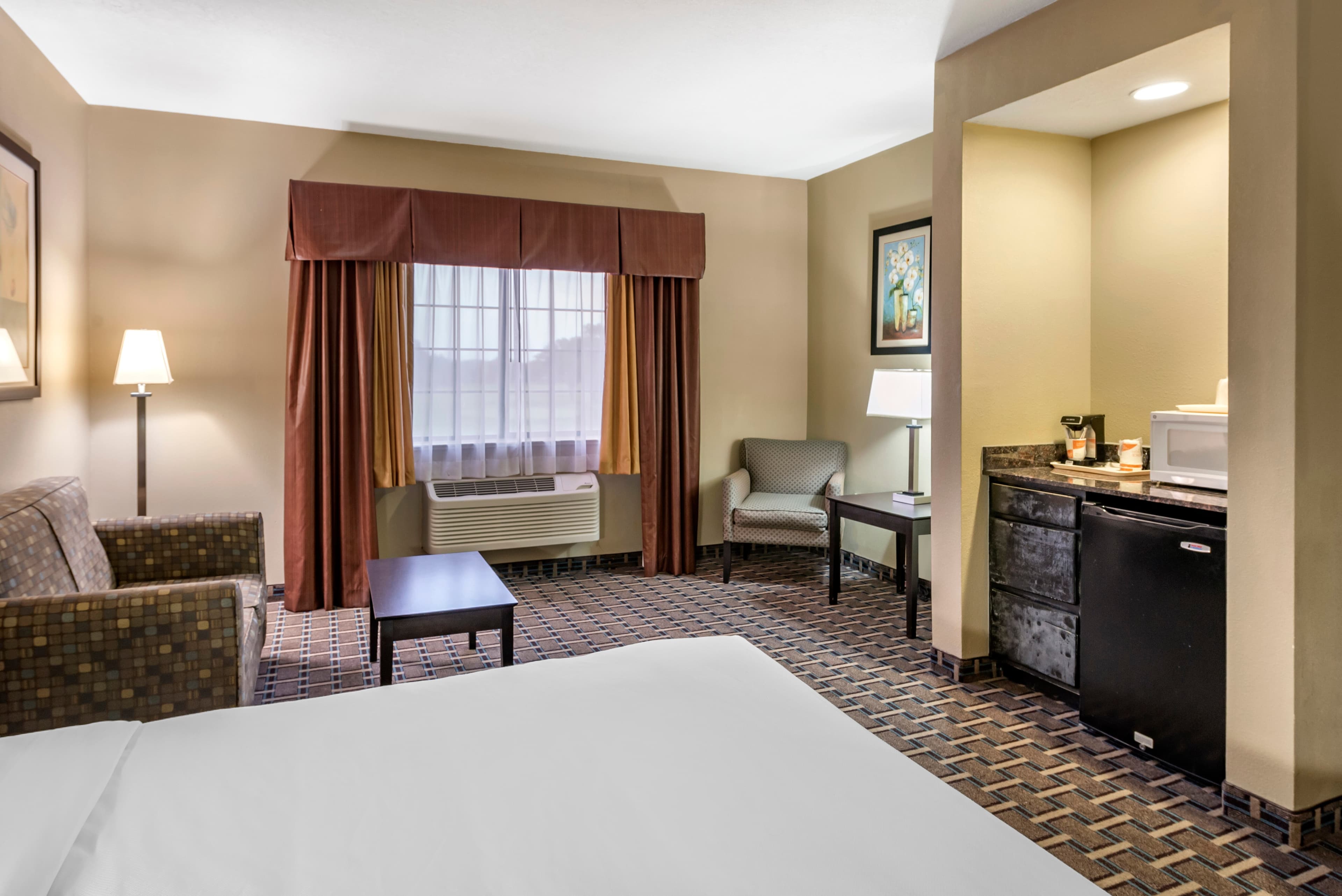 Comfort Suites Clovis North — 12