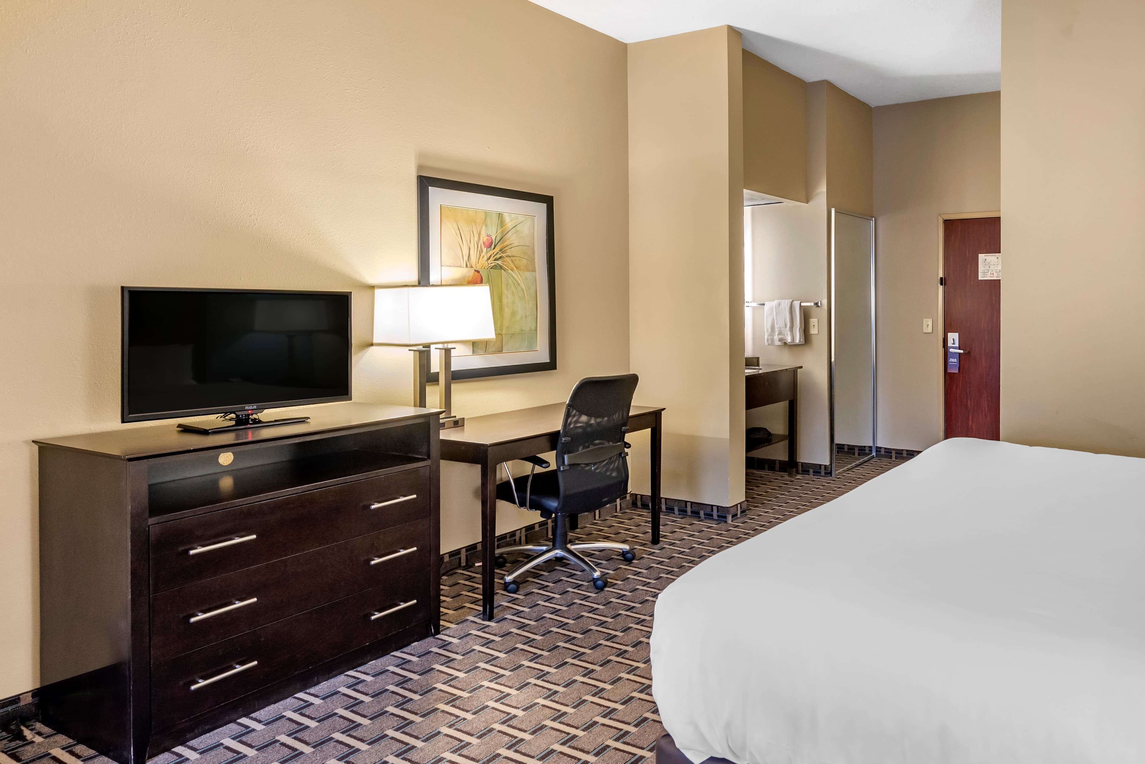 Comfort Suites Clovis North — 16