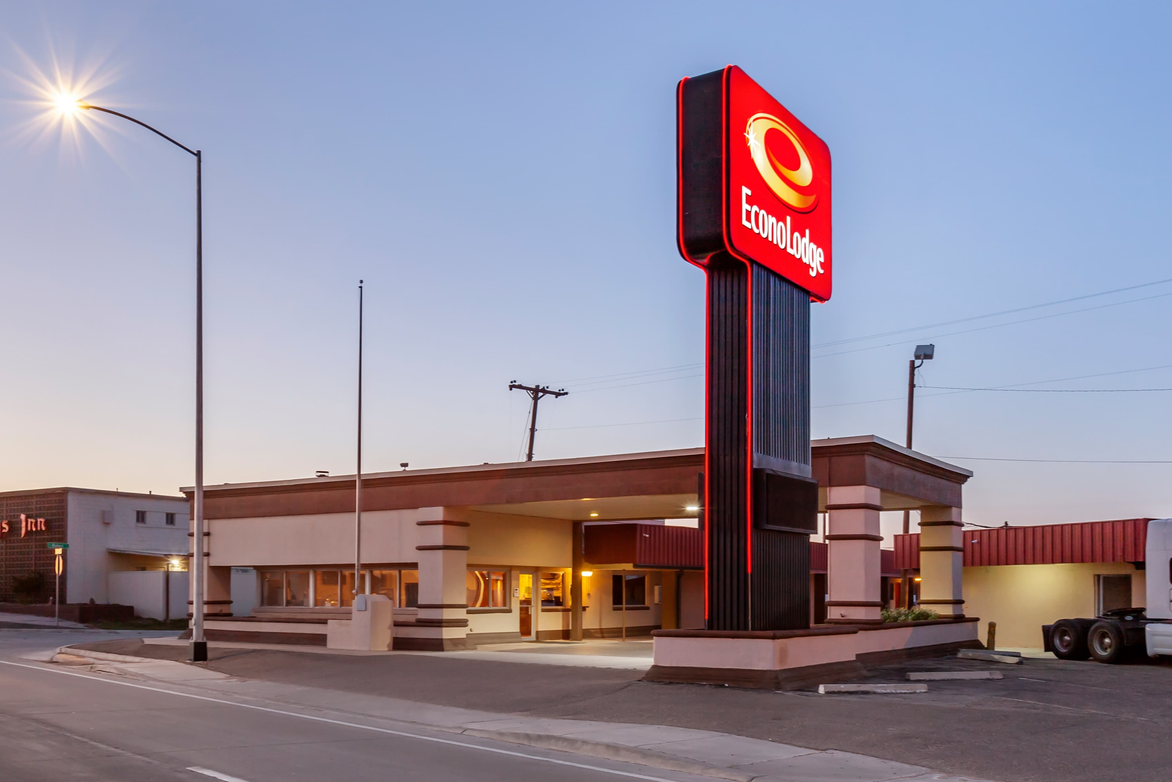 Econo Lodge Clovis - Image 1