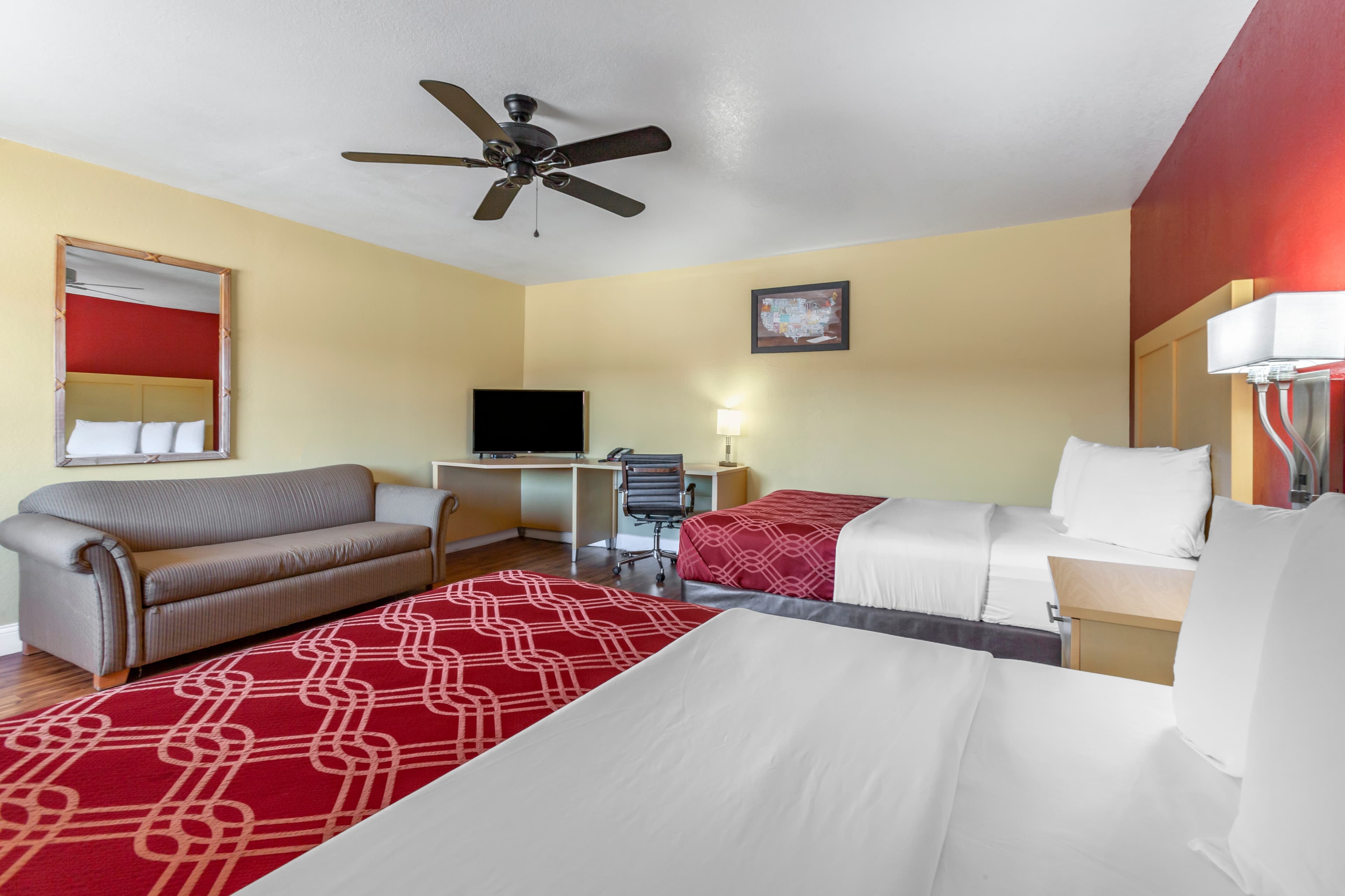 Econo Lodge Clovis — 15