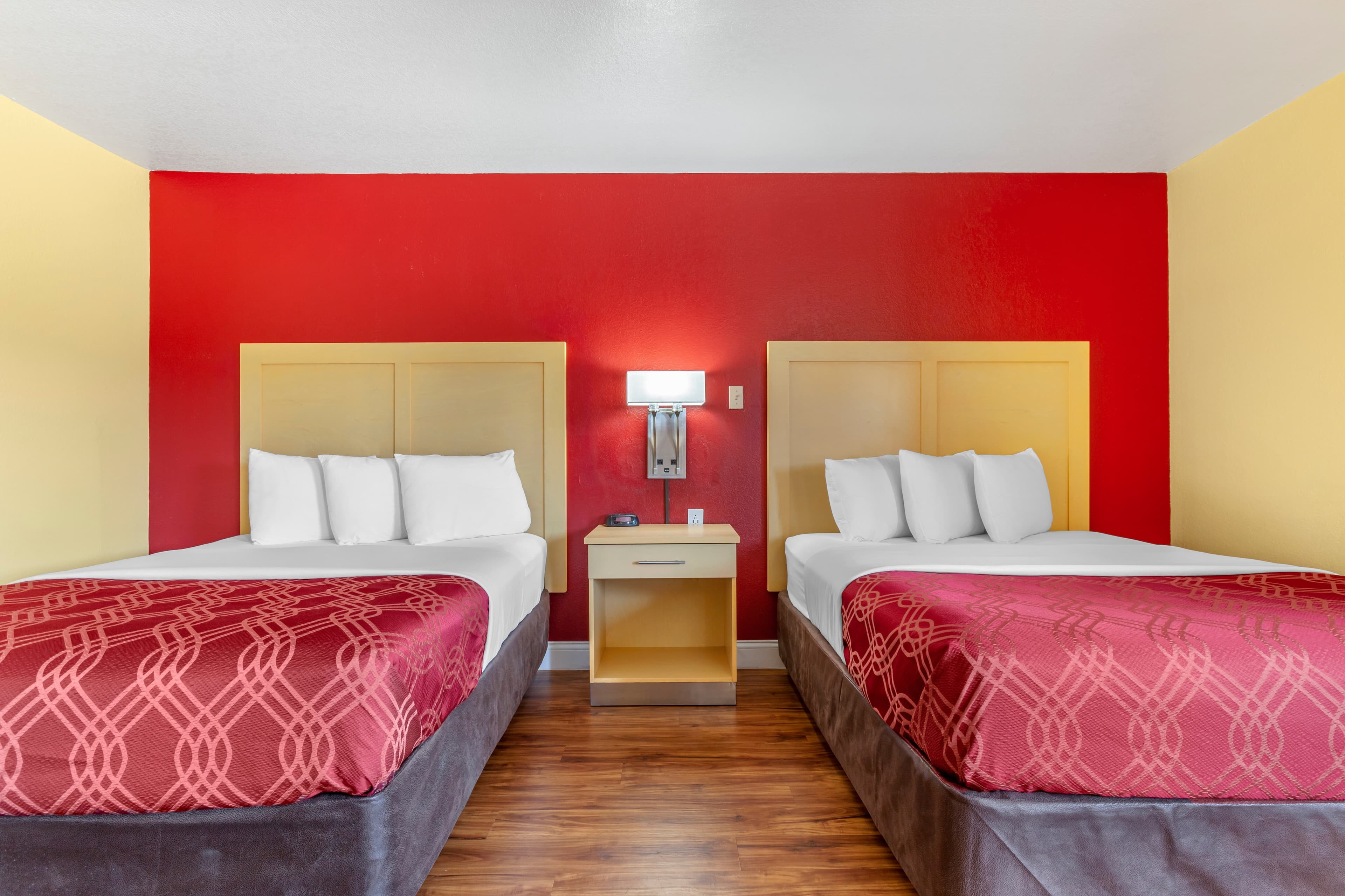 Econo Lodge Clovis — 16
