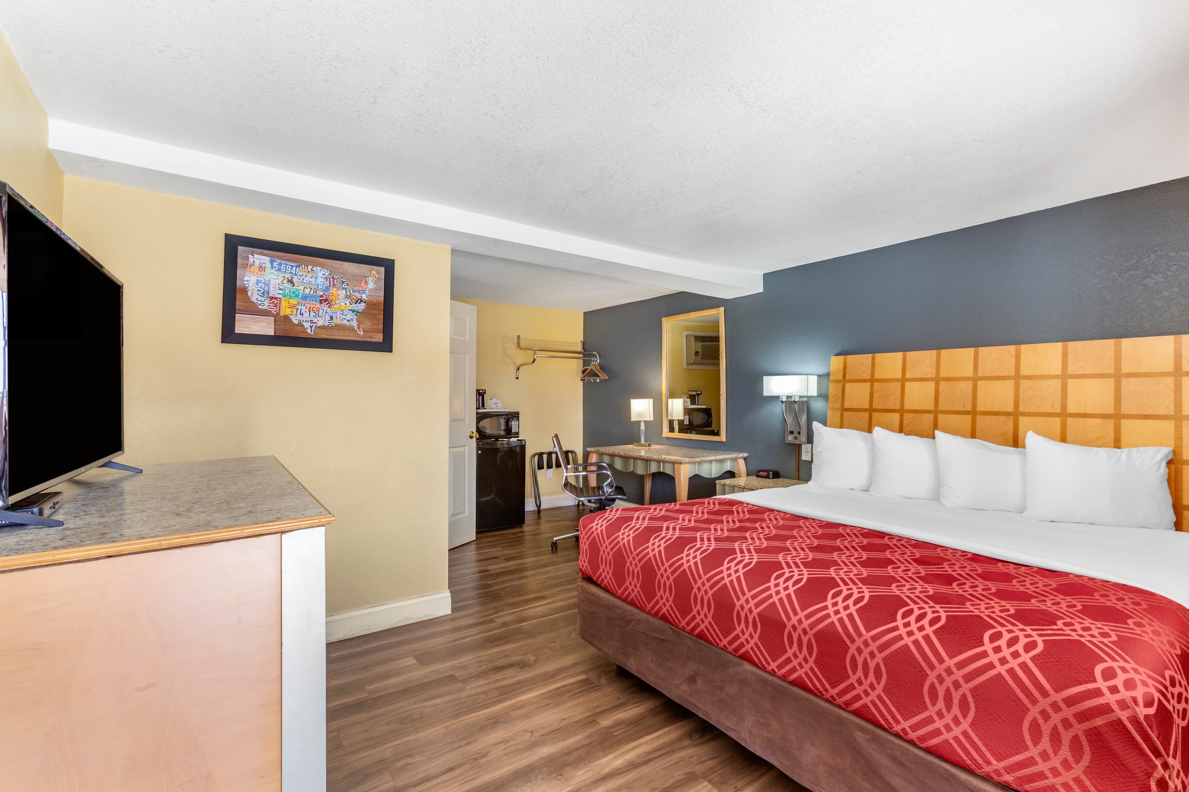 Econo Lodge Clovis - Image 2