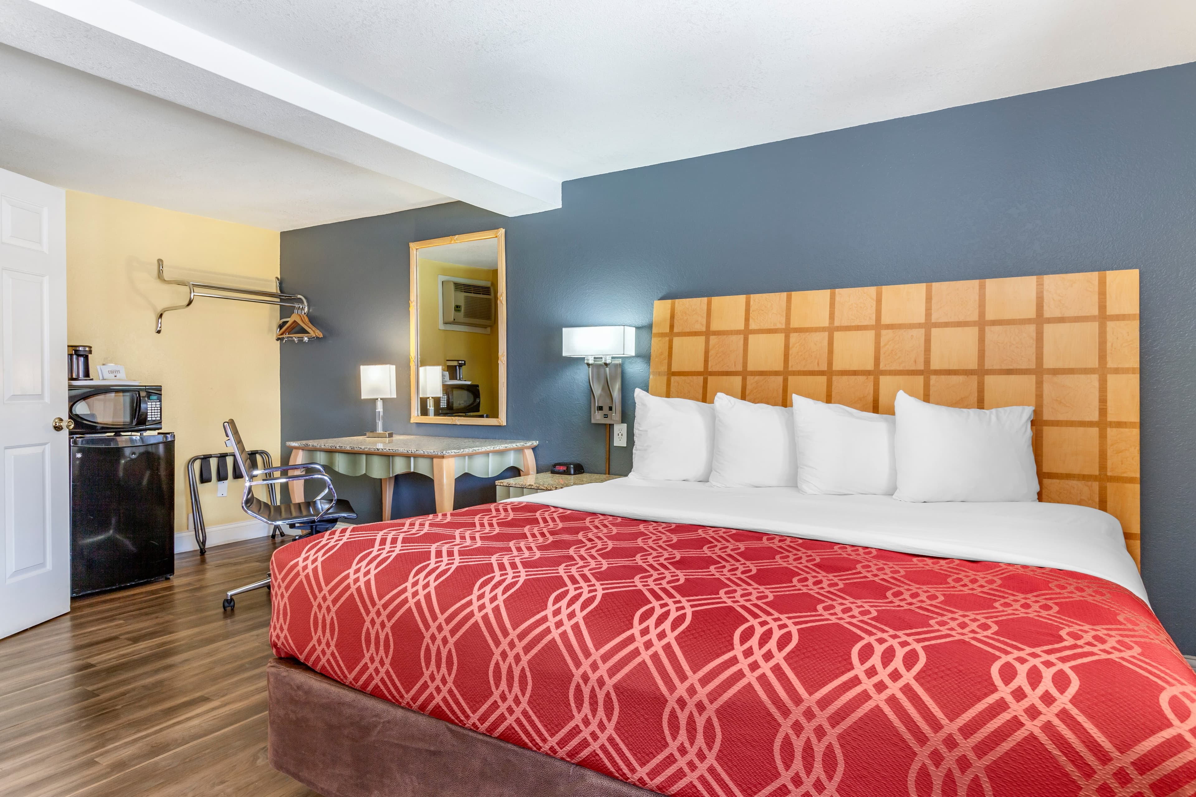 Econo Lodge Clovis - Image 3