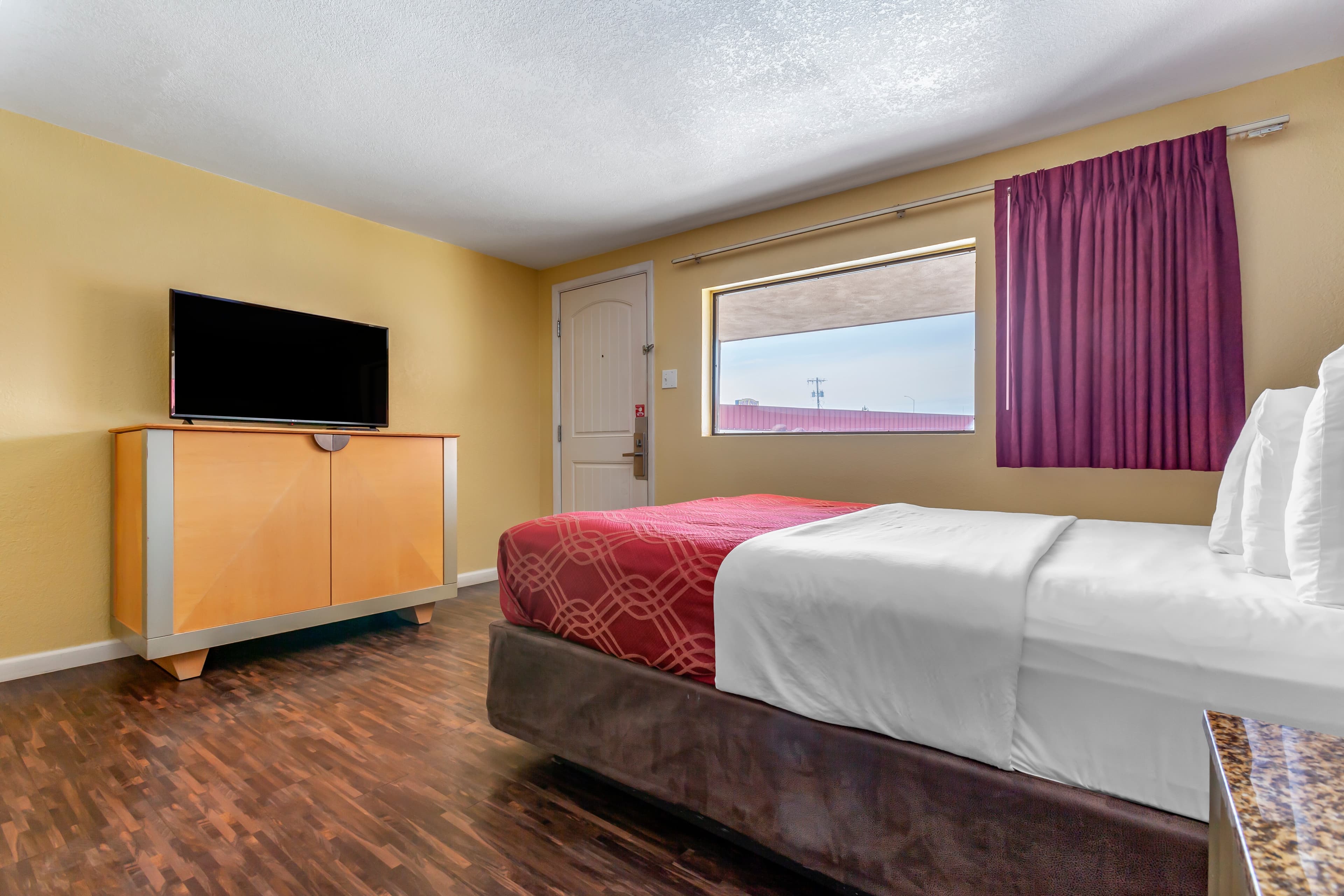 Econo Lodge Clovis — 33