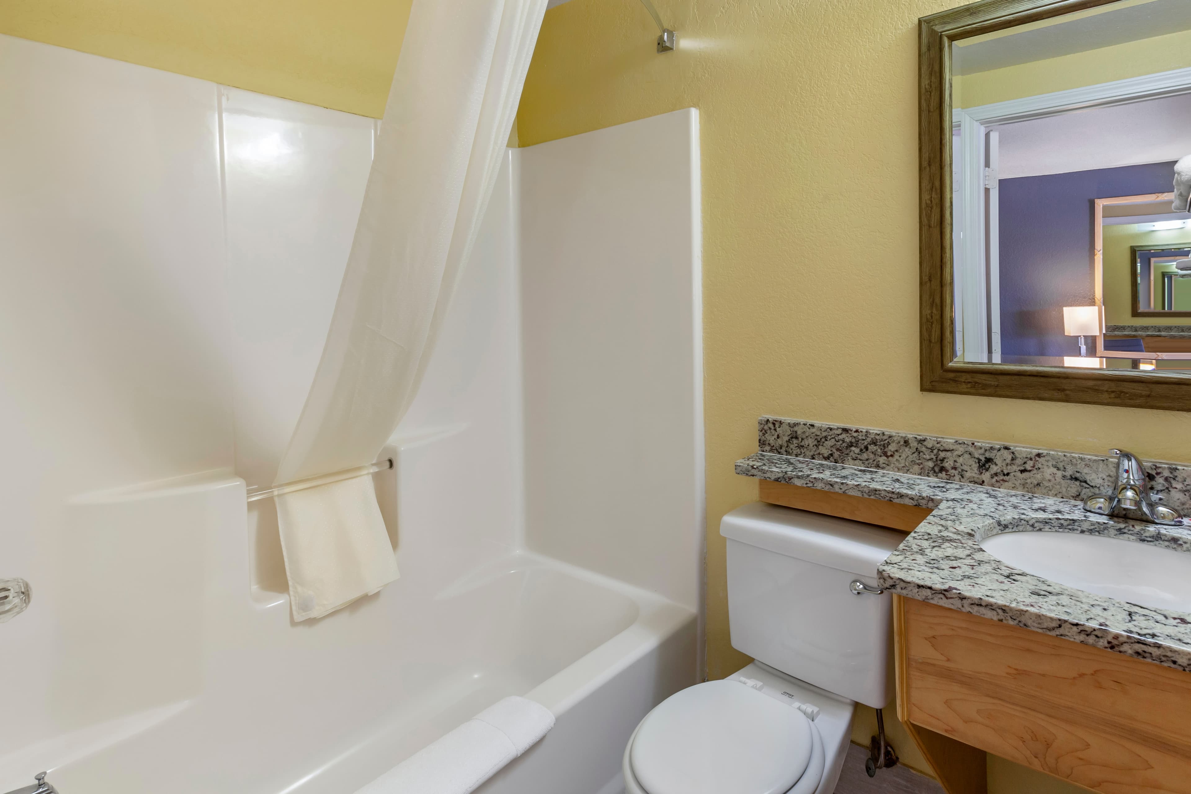 Econo Lodge Clovis — 35