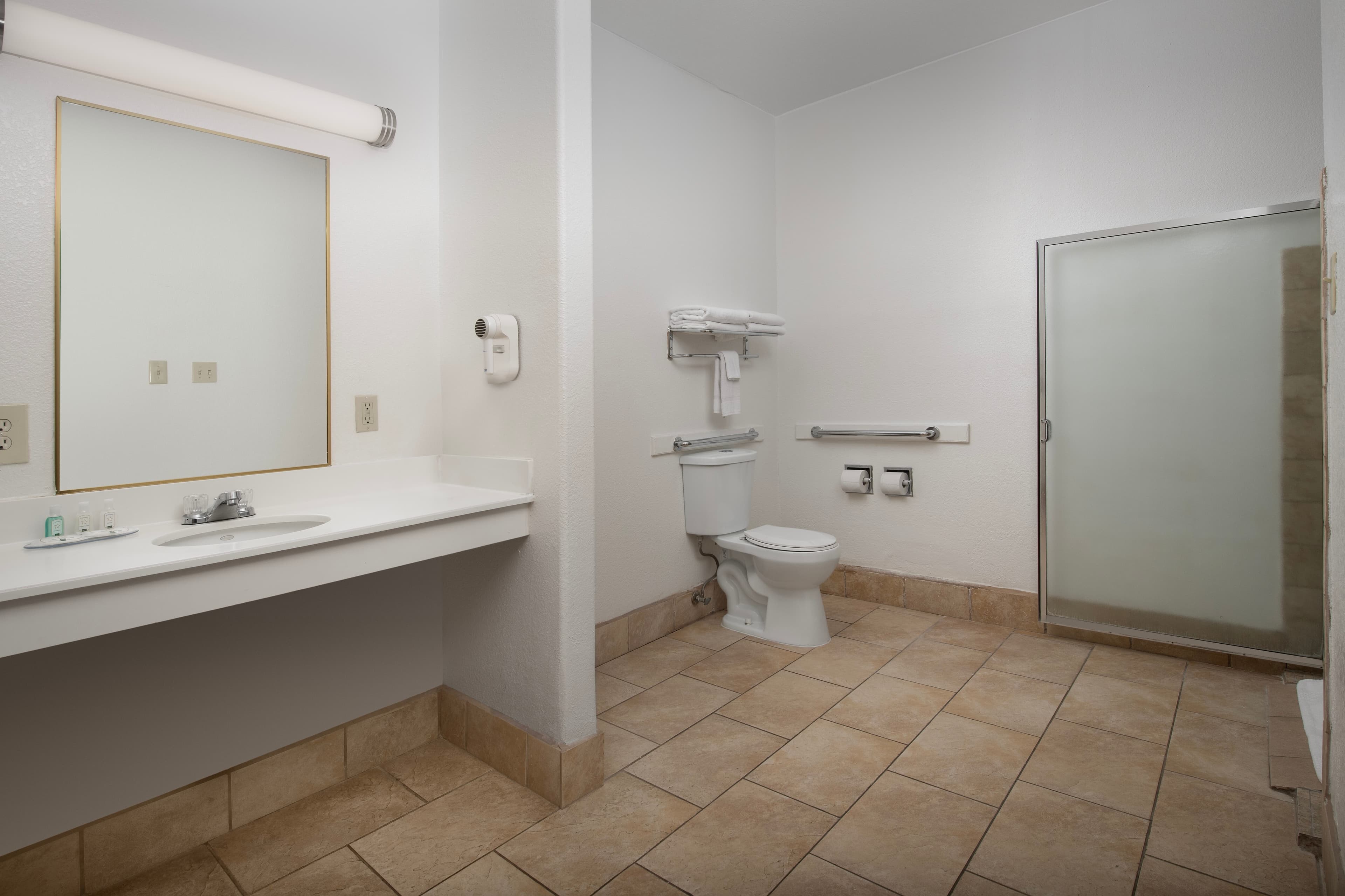 Quality Inn & Suites Gallup I-40 Exit 20 — 11