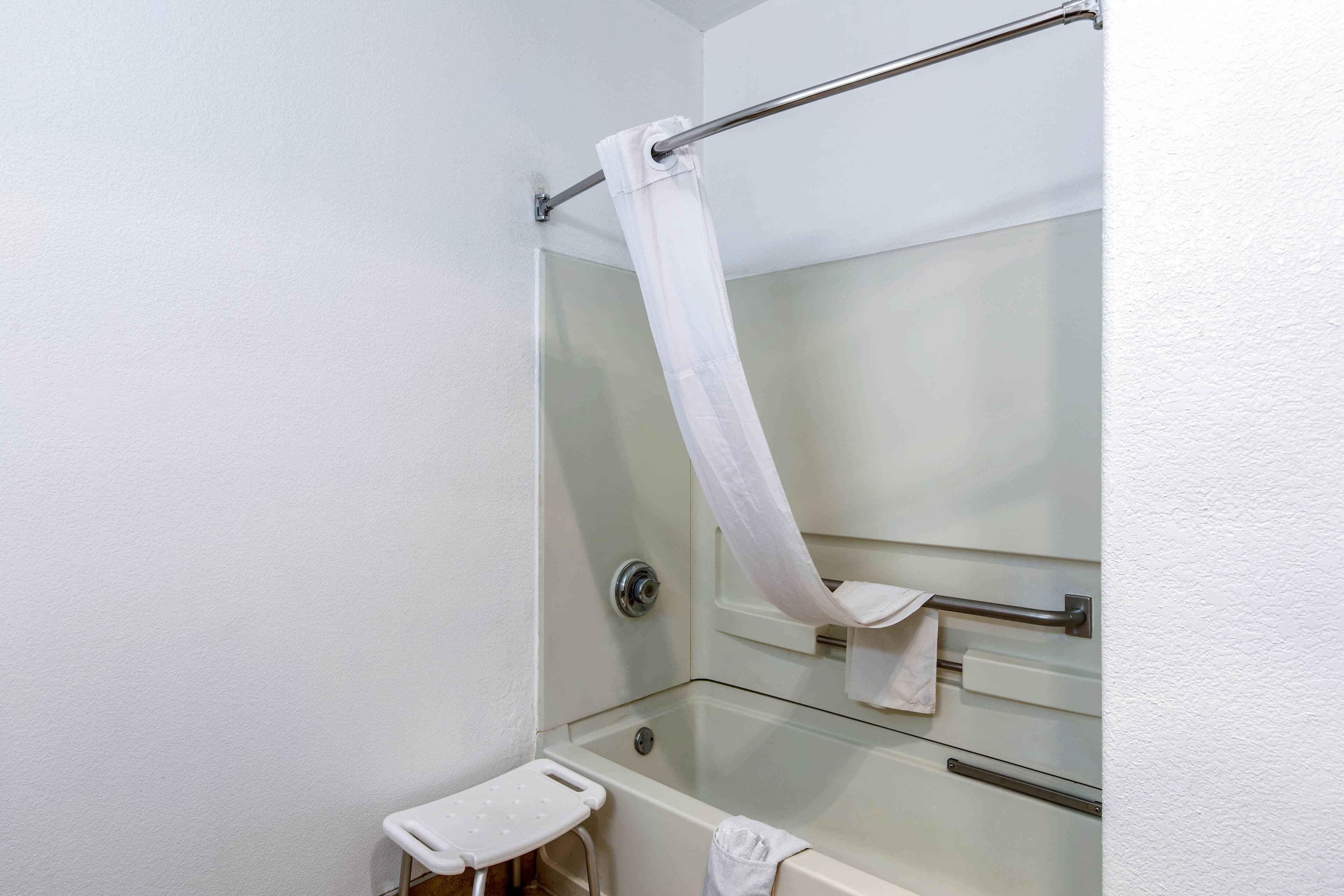 Quality Inn & Suites Gallup I-40 Exit 20 — 6