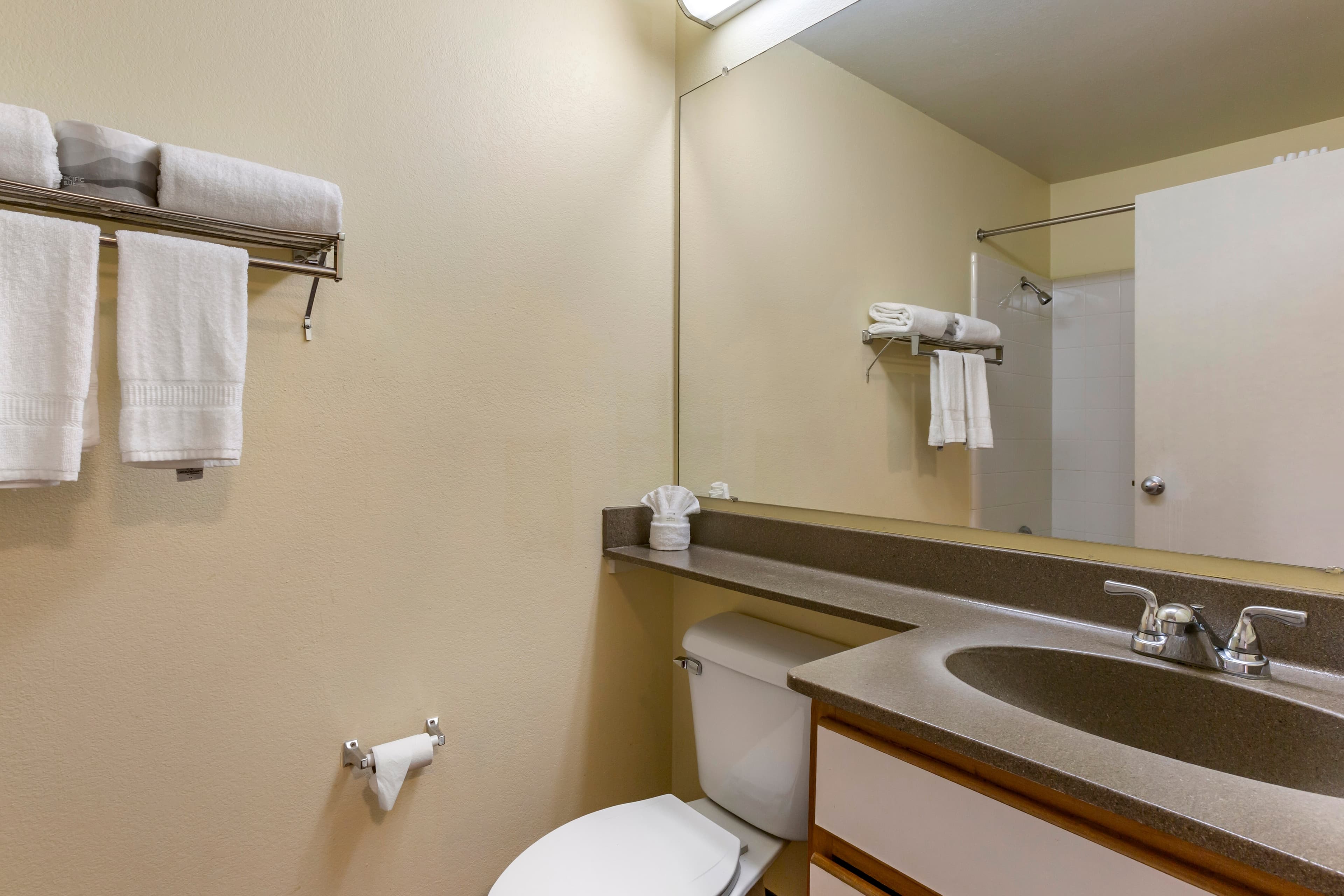 Suburban Studios Albuquerque Uptown — 21